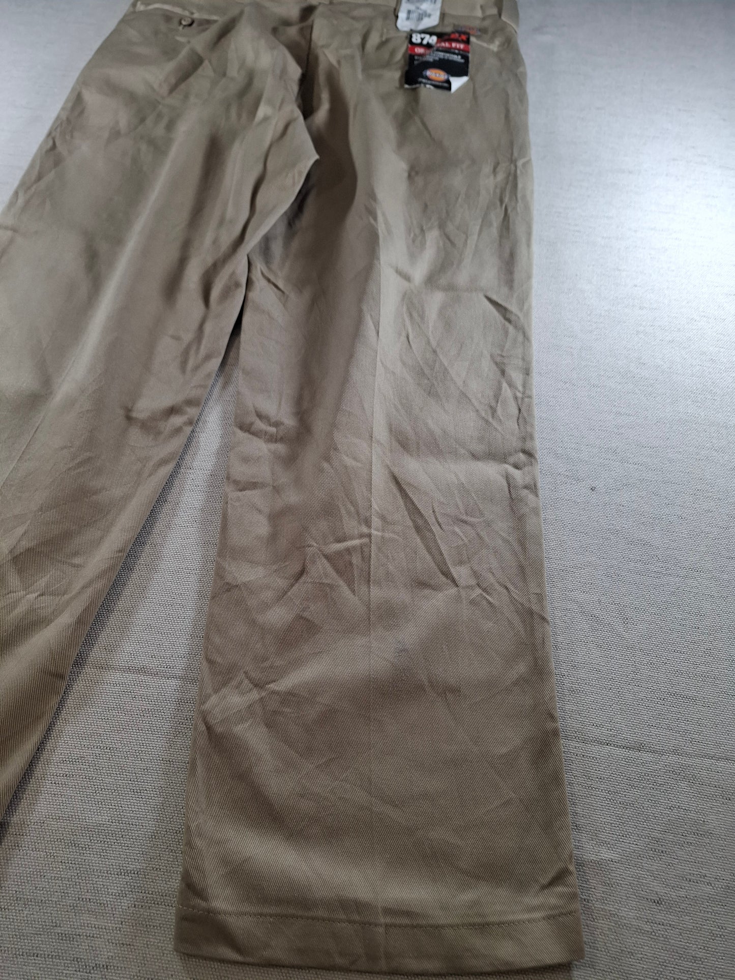 001460 – Dickies pants/ trousers – Khaki, Size 38/30