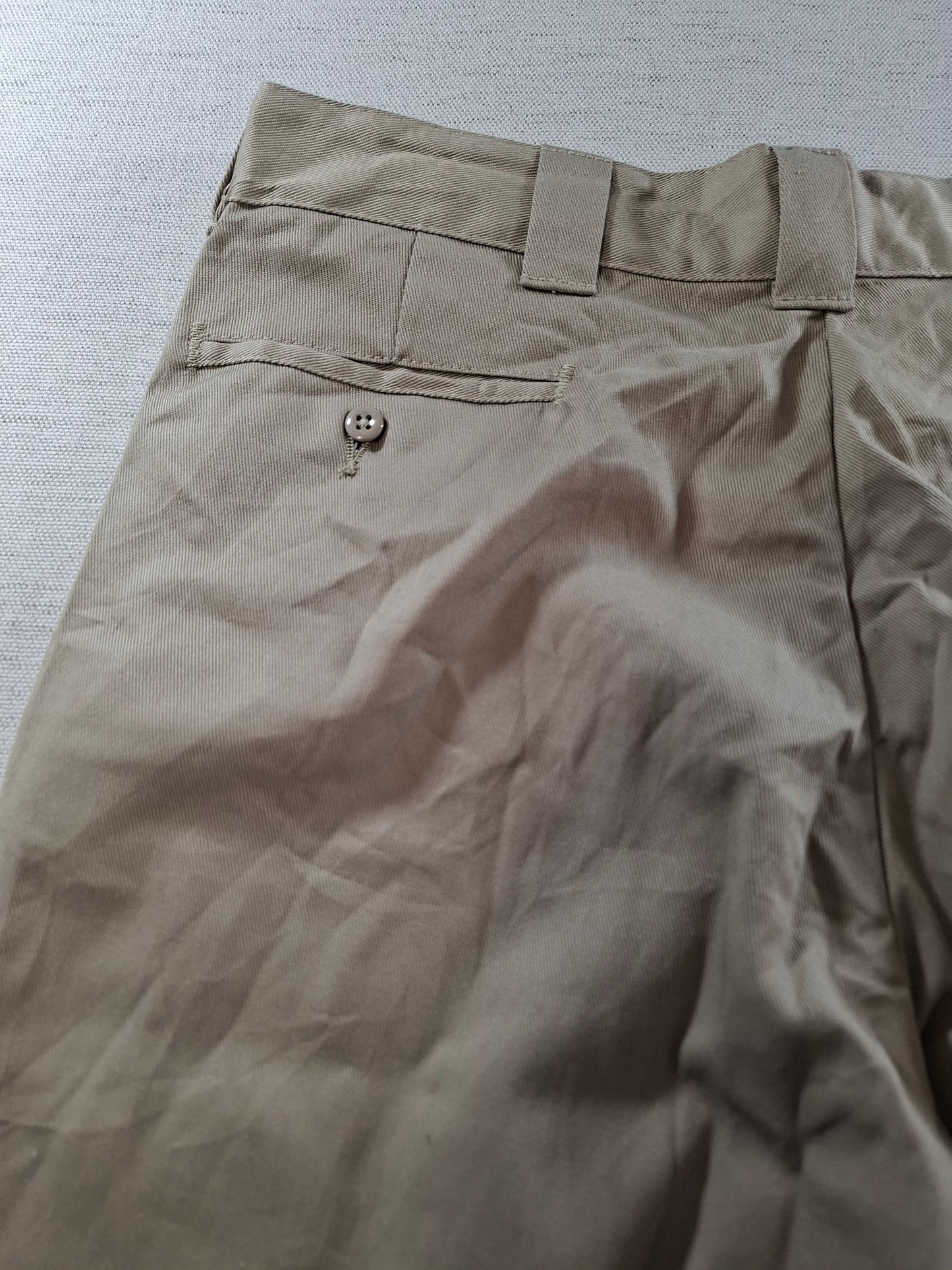 001460 – Dickies pants/ trousers – Khaki, Size 38/30