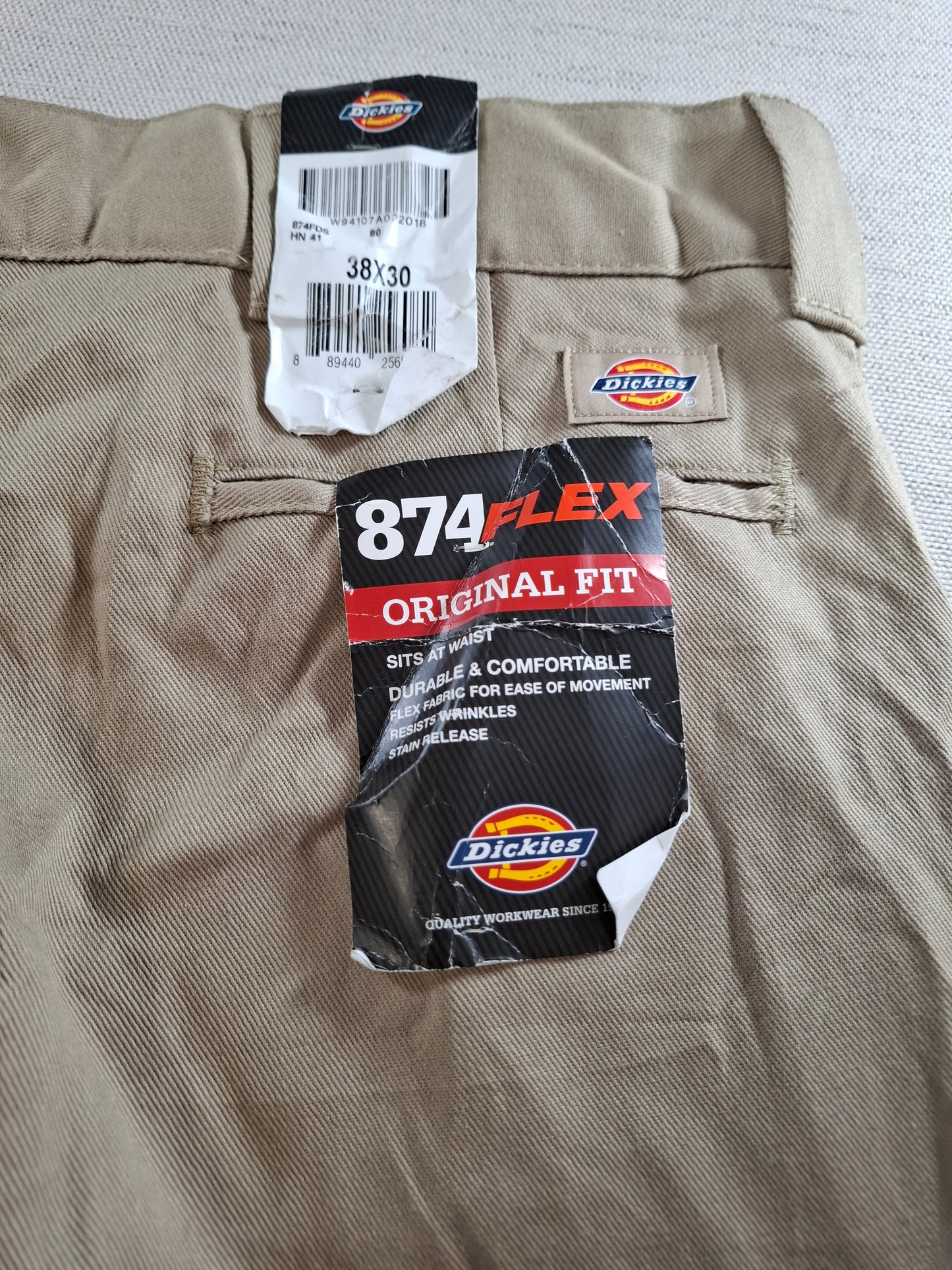 001460 – Dickies pants/ trousers – Khaki, Size 38/30
