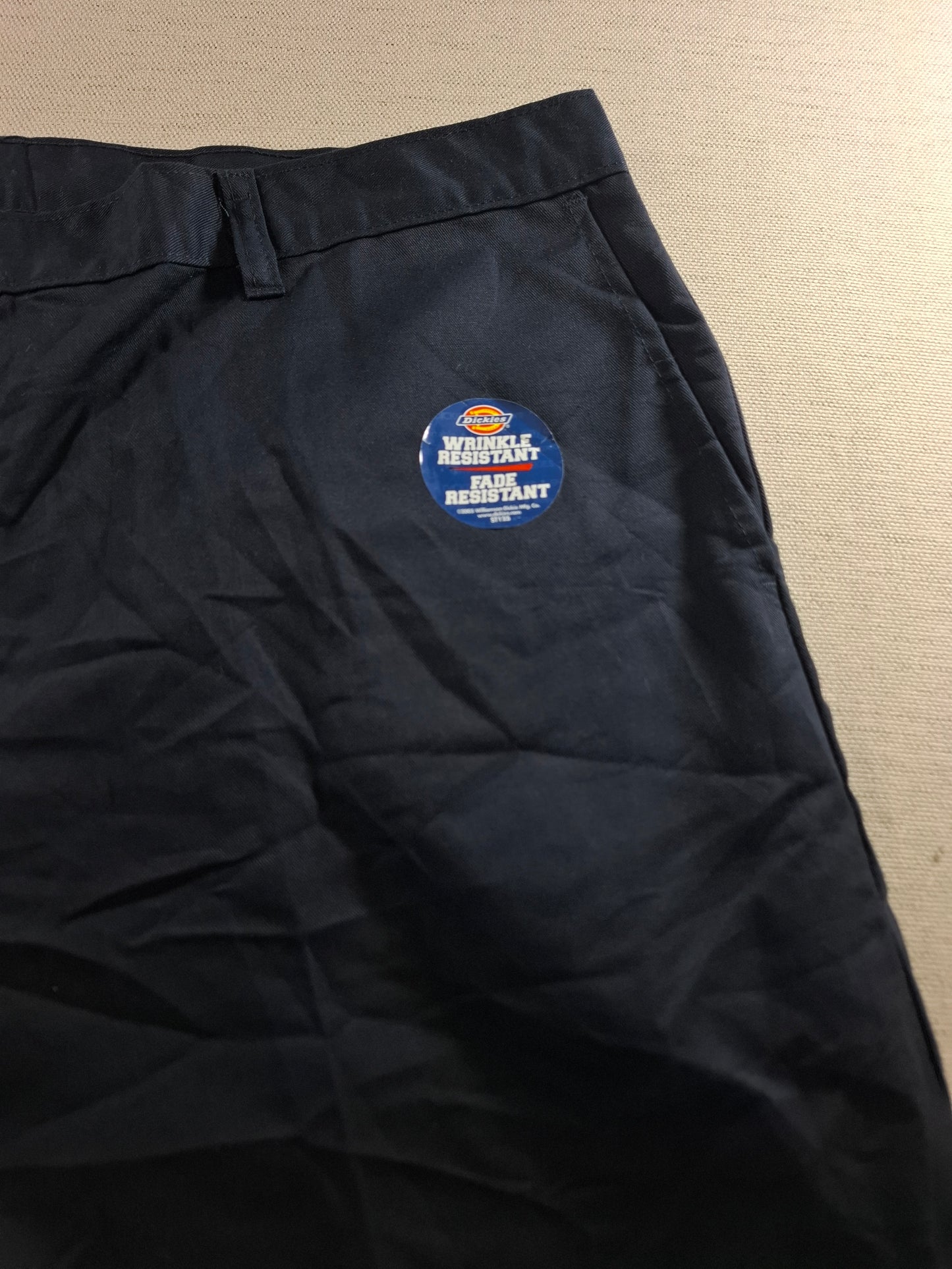 001461 – Dickies pants/ trousers – Navy, Size 40/30