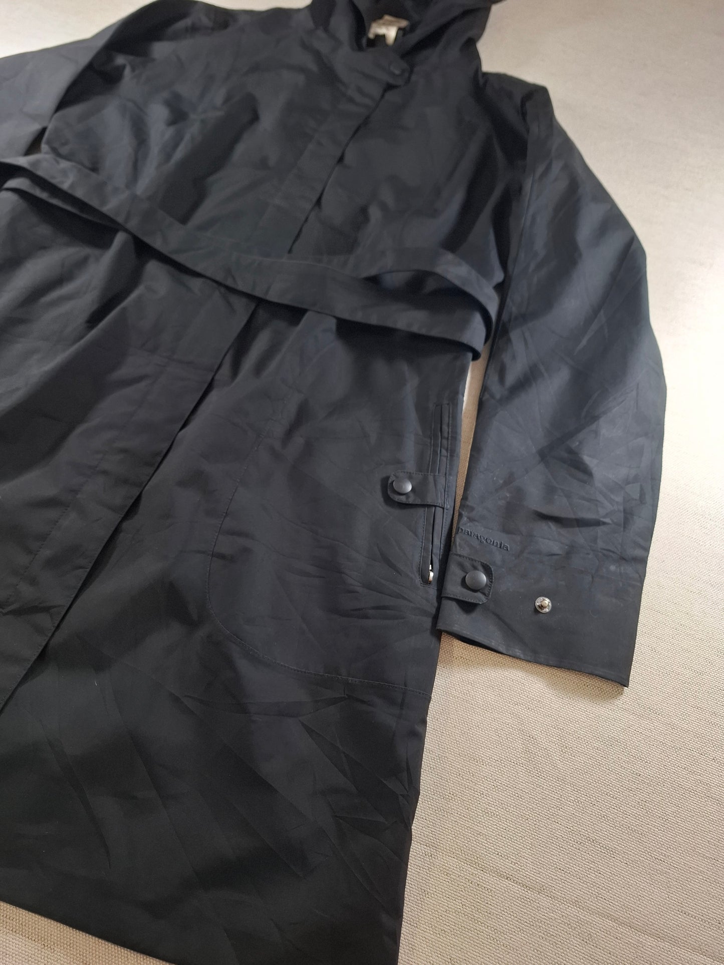 001487 – Patagonia Hooded Trench Coat / Parka (H2O water-resistant) – Black, Size VL