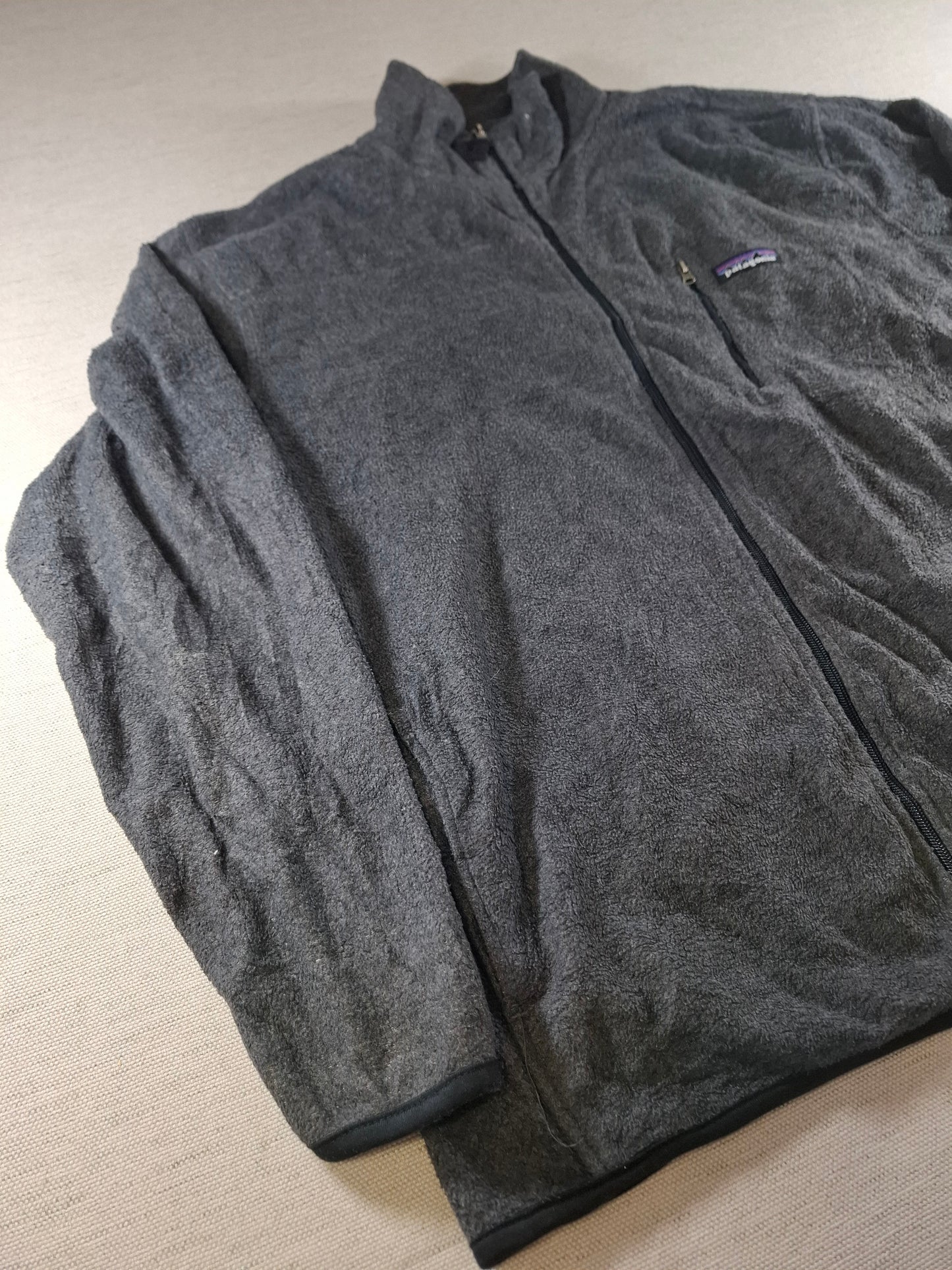 001498 – Patagonia Fleece Jacket – Charcoal, Size Women's M