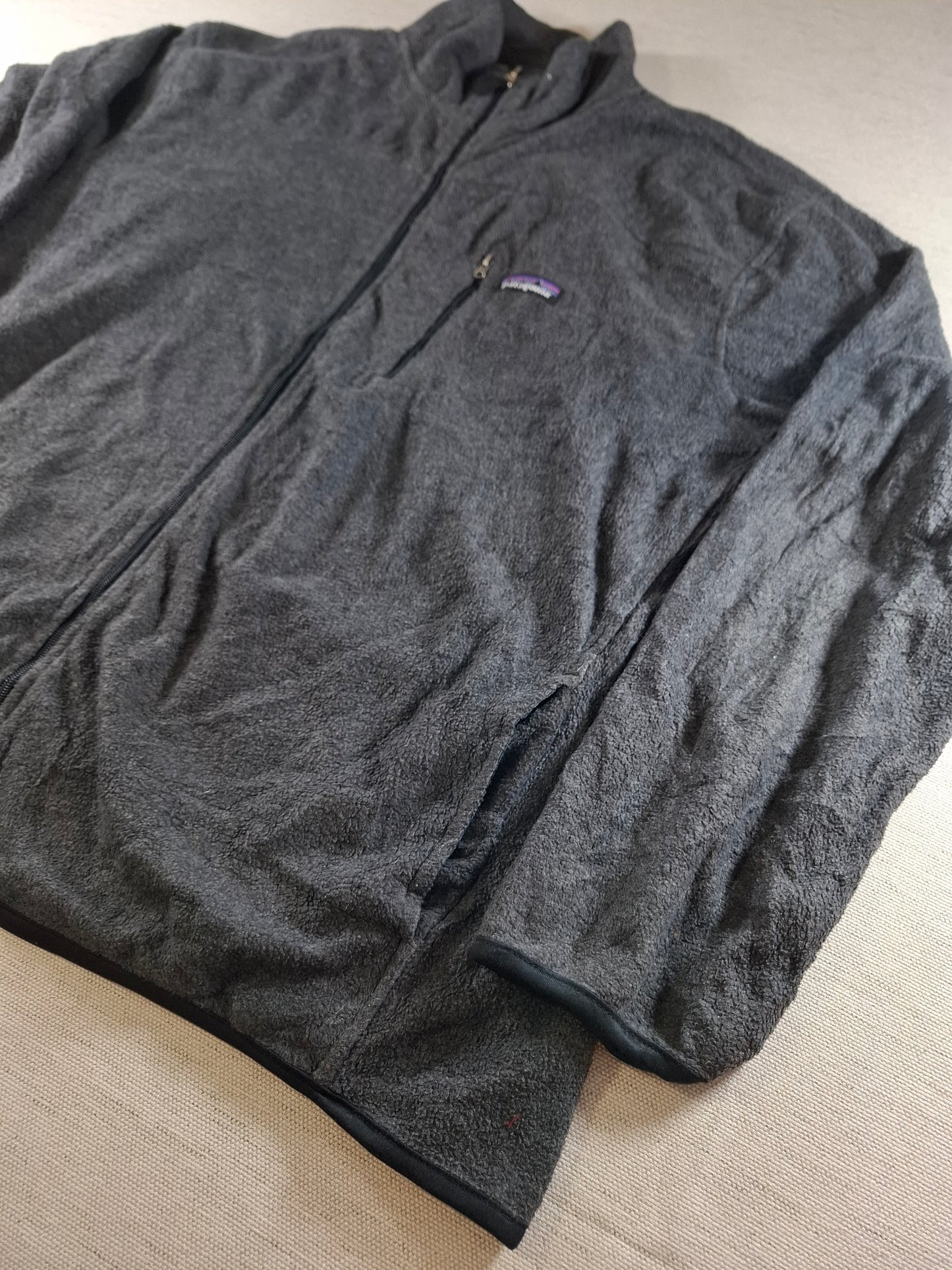 001498 – Patagonia Fleece Jacket – Charcoal, Size Women's M