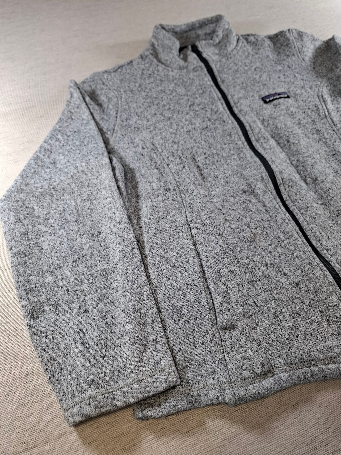 001500 – Patagonia Fleece Jacket – Grey, Size Women's M
