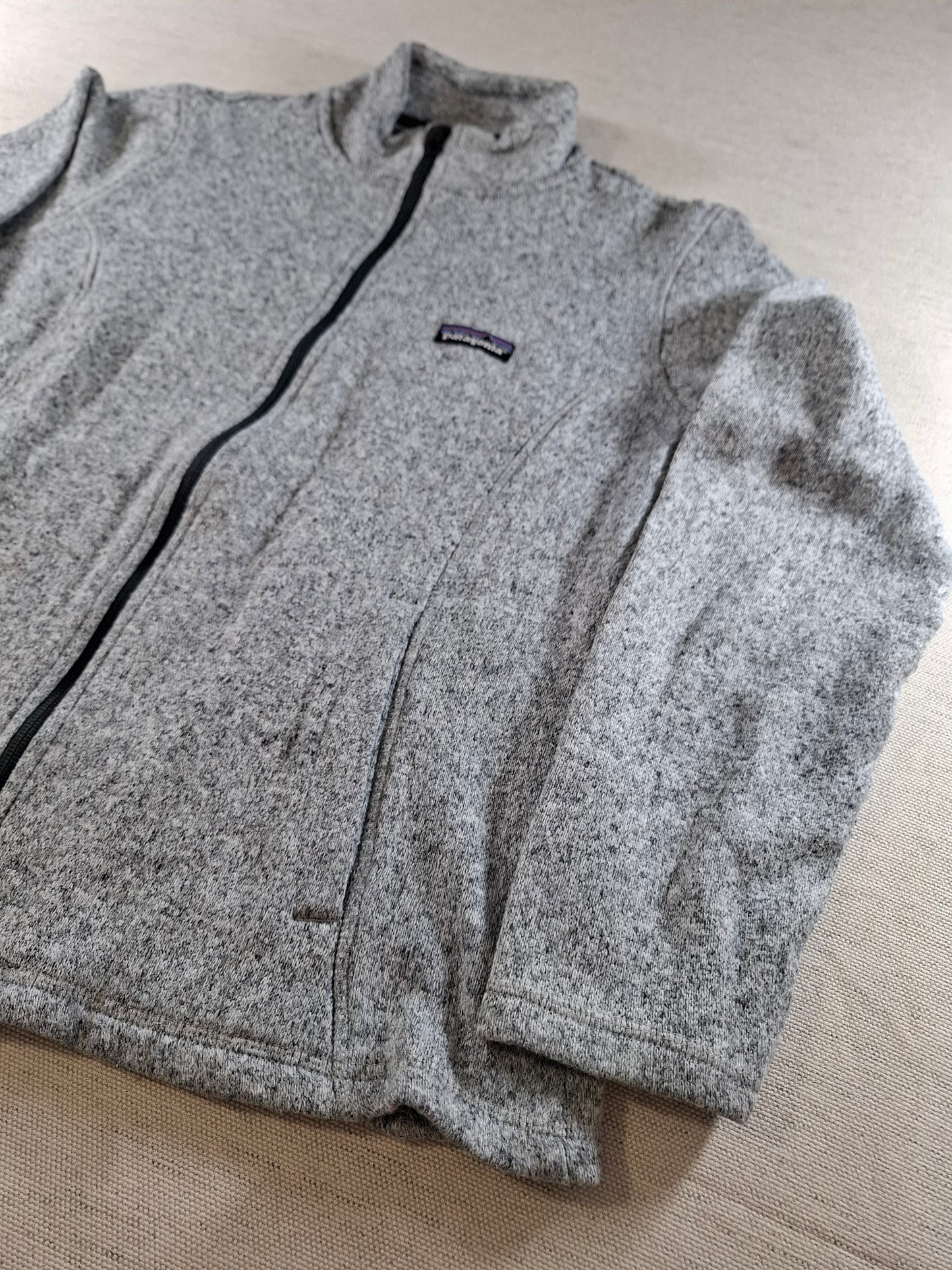 001500 – Patagonia Fleece Jacket – Grey, Size Women's M