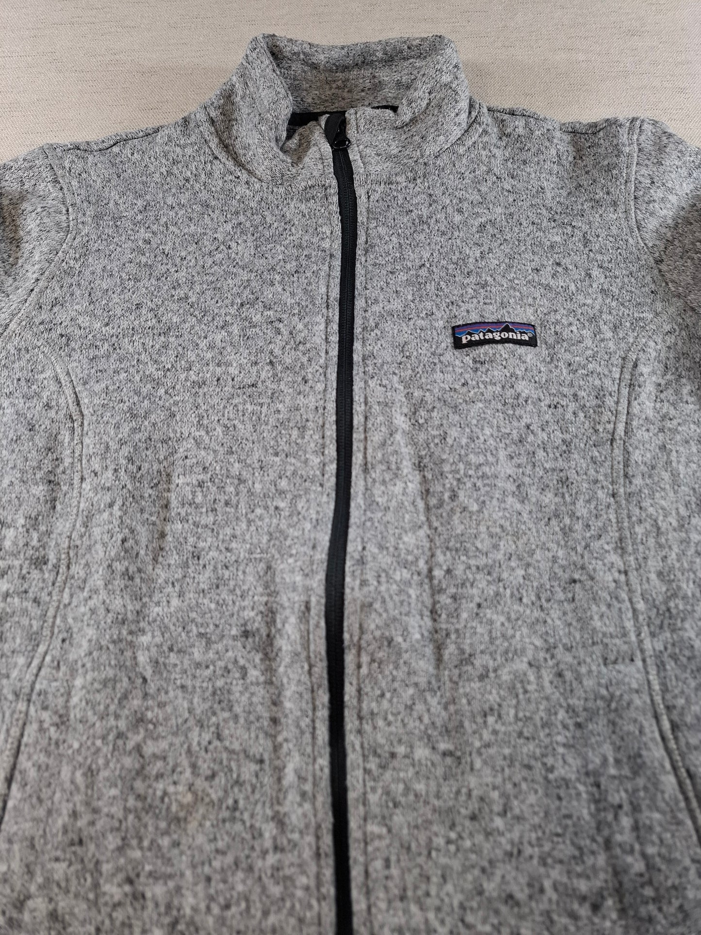 001500 – Patagonia Fleece Jacket – Grey, Size Women's M