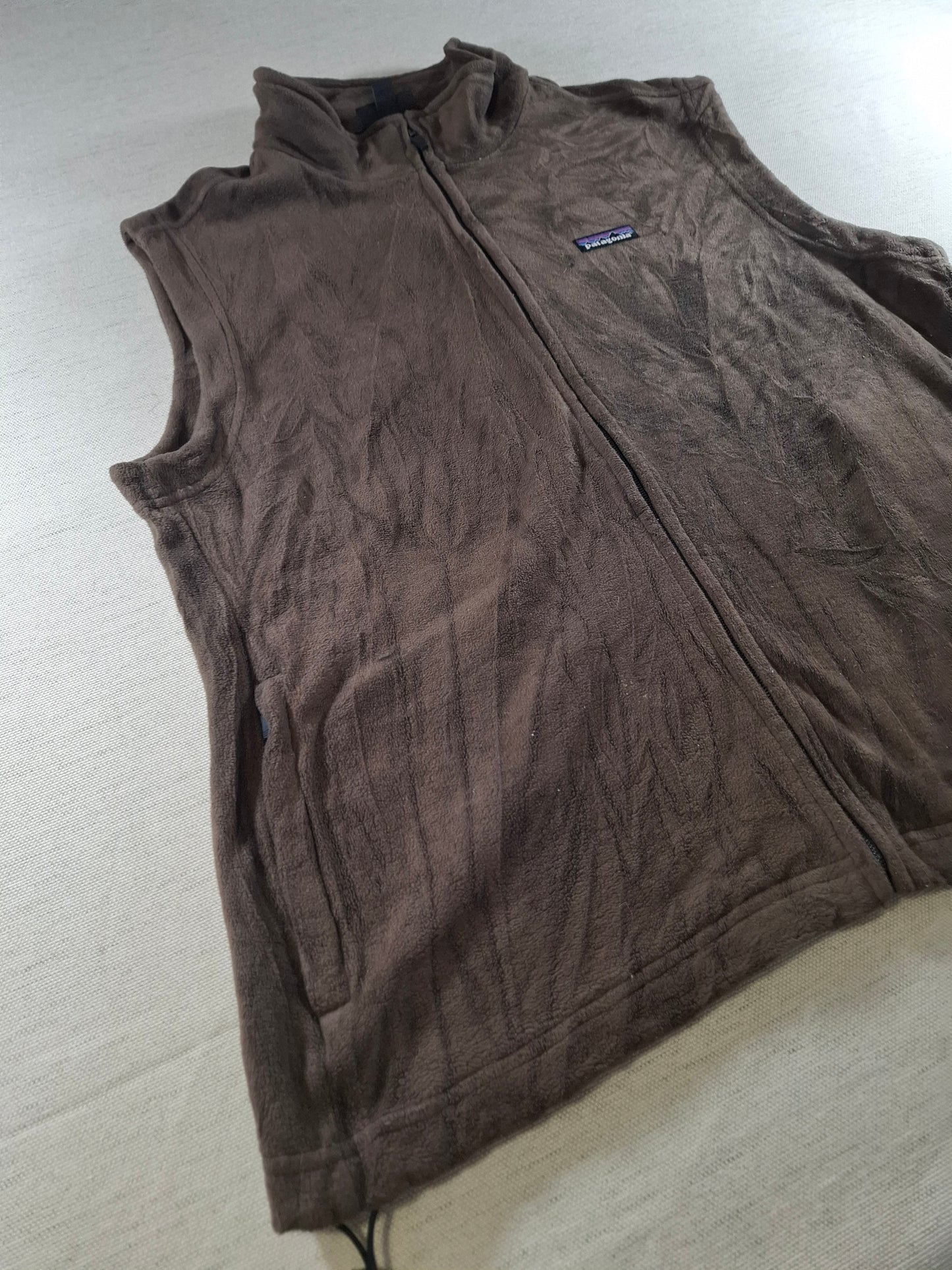 001501 – Patagonia Fleece Vest / Body Warmer – Brown, Size L