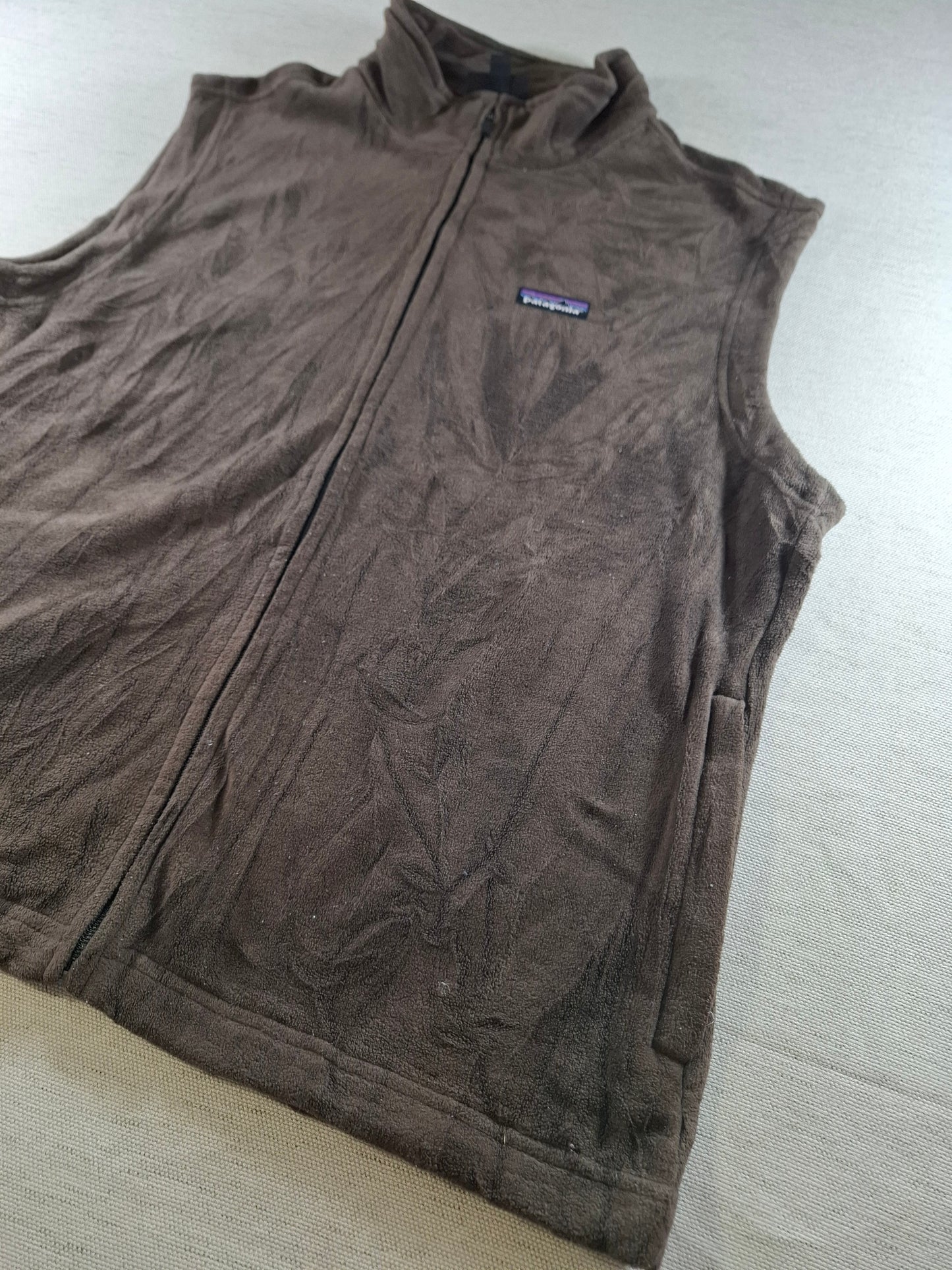 001501 – Patagonia Fleece Vest / Body Warmer – Brown, Size L