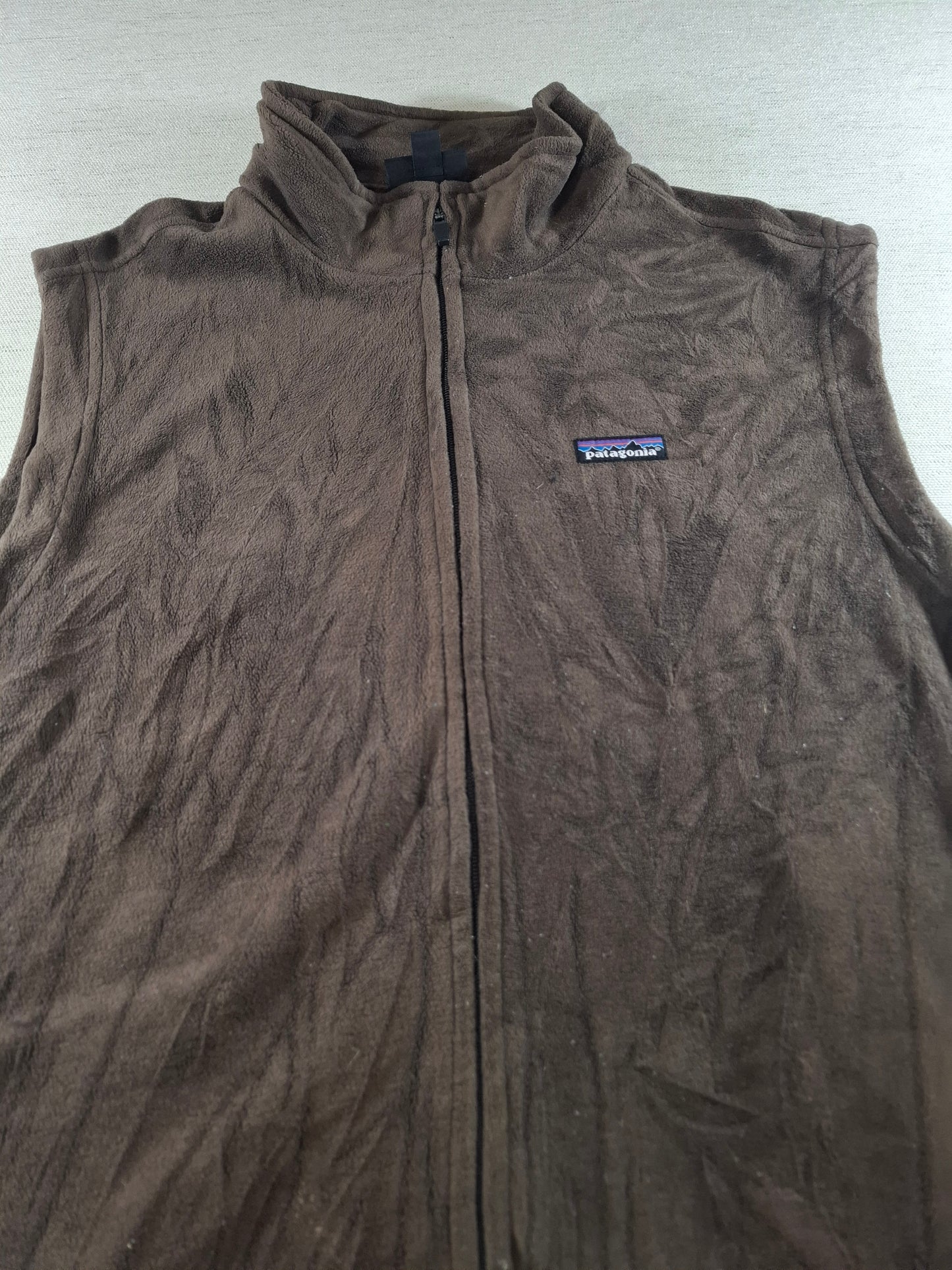 001501 – Patagonia Fleece Vest / Body Warmer – Brown, Size L
