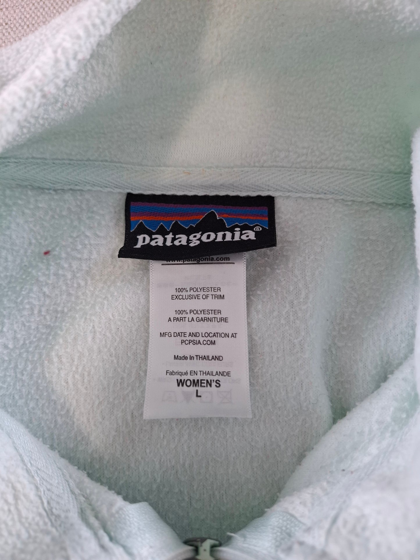 001504 – Patagonia Fleece Jacket – White/Mint, Size Women's L