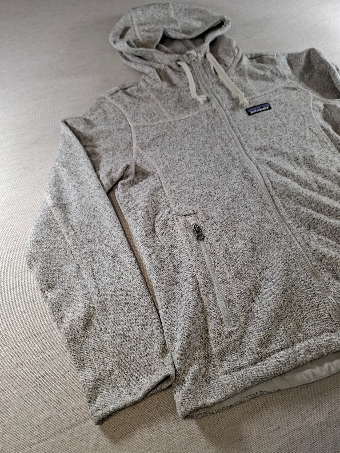 001507 – Patagonia Fleece Hoodie – Grey, Size Women's M