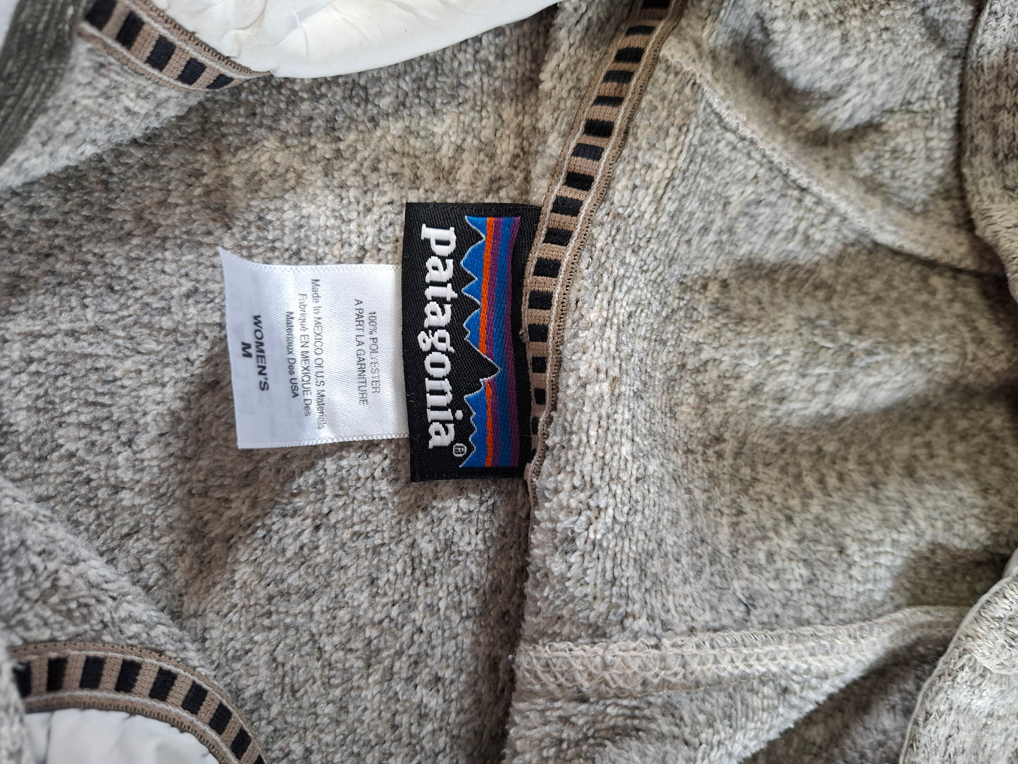 001507 – Patagonia Fleece Hoodie – Grey, Size Women's M