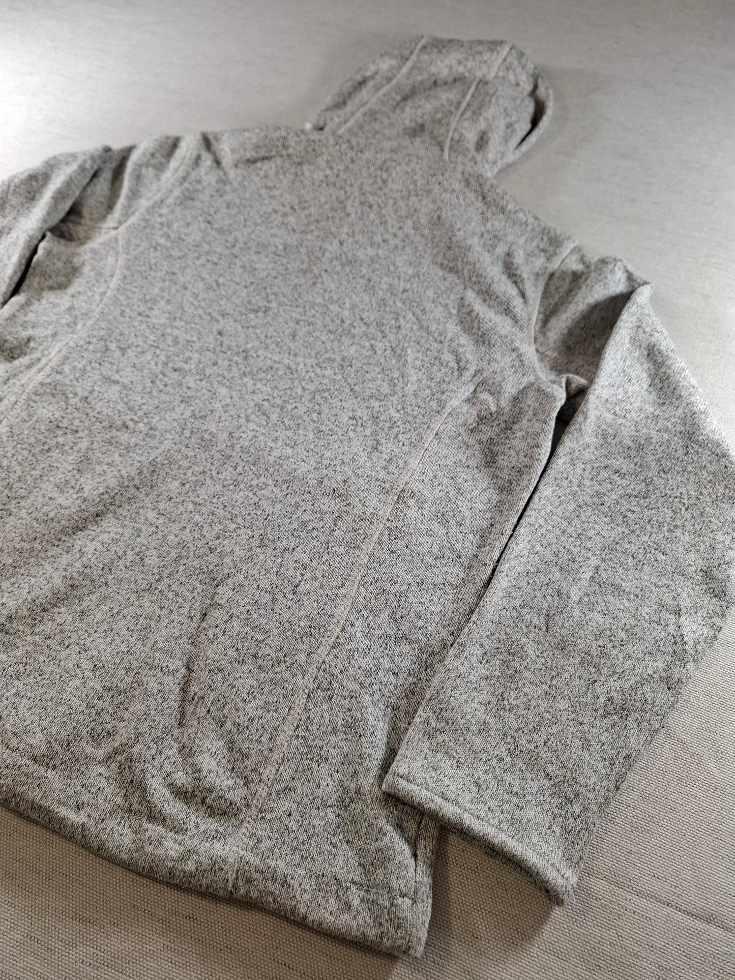 001507 – Patagonia Fleece Hoodie – Grey, Size Women's M