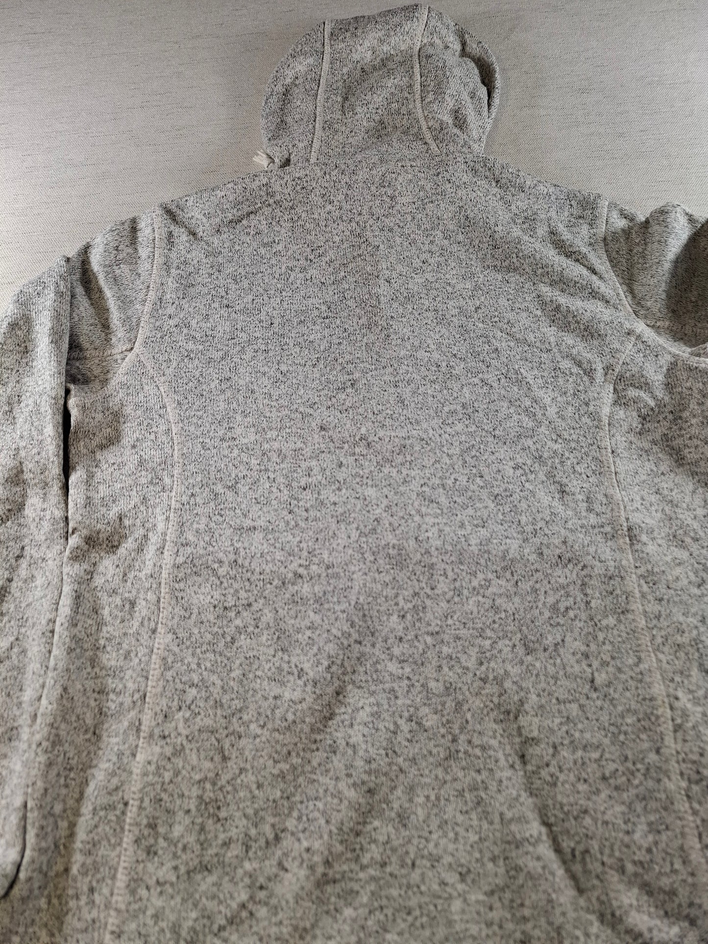 001507 – Patagonia Fleece Hoodie – Grey, Size Women's M
