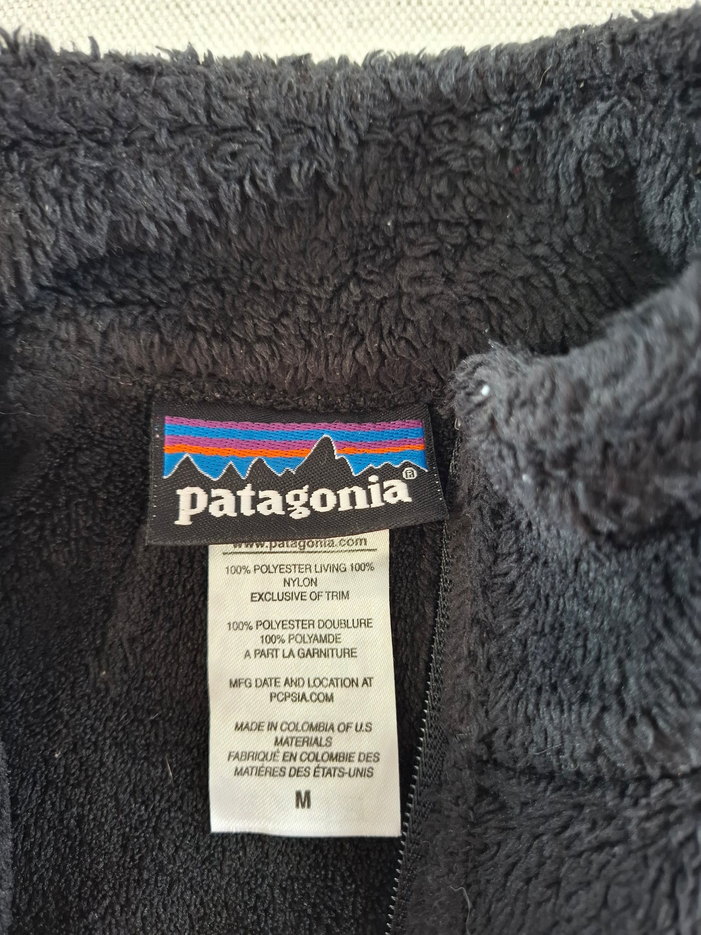 001529 – Patagonia Fleece Jacket – Black, Size M