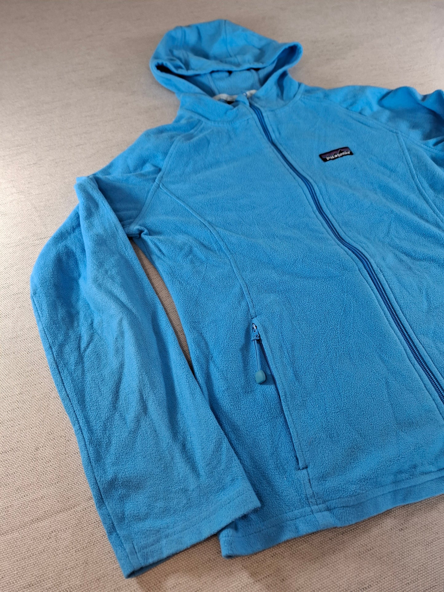 001532 – Patagonia Hoodie – Blue, Size Women's M