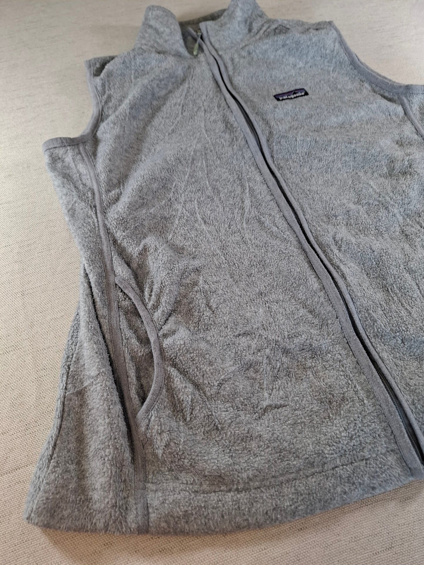 001533 – Patagonia Fleece Vest – Grey, Size Women's L