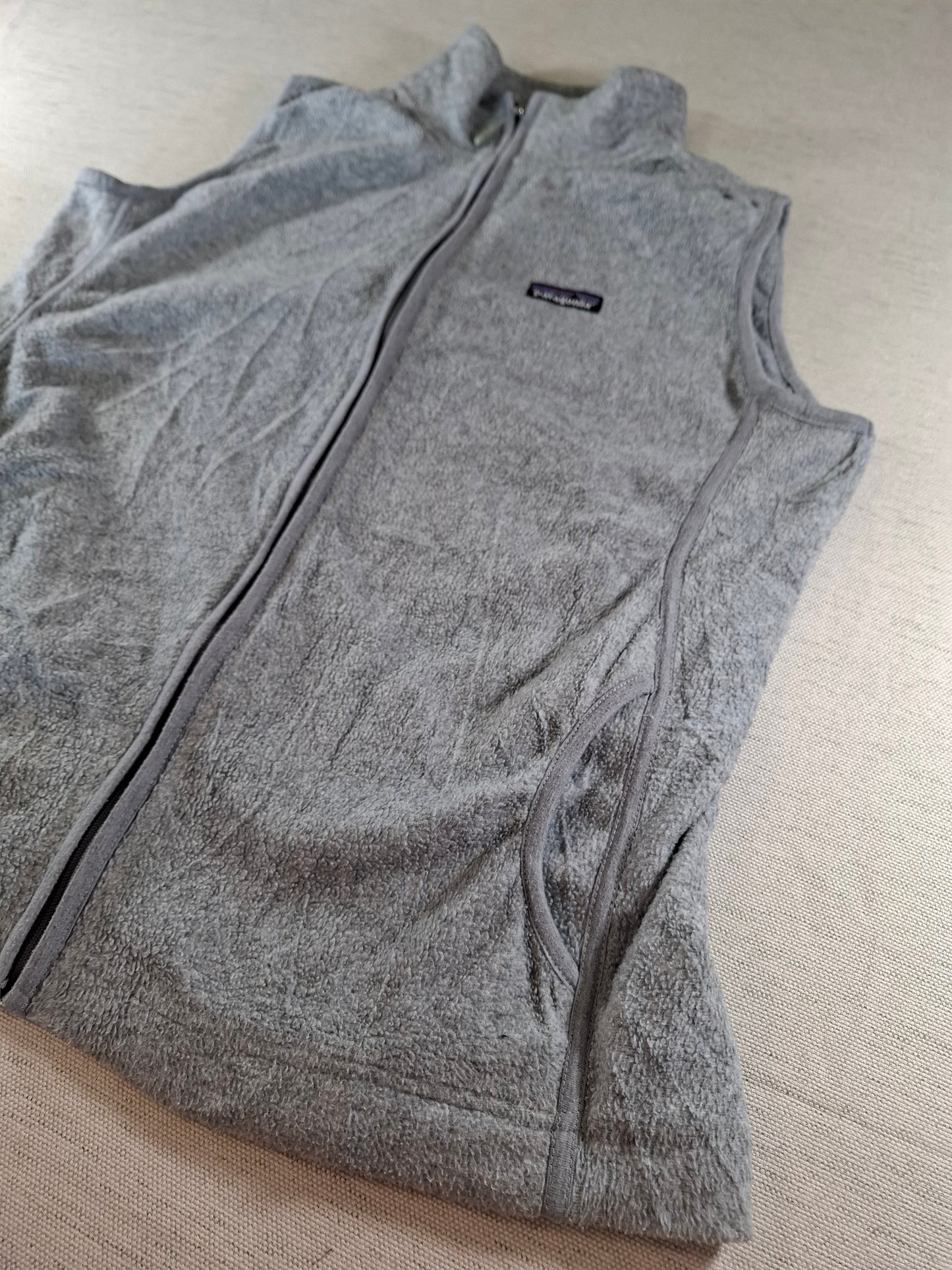 001533 – Patagonia Fleece Vest – Grey, Size Women's L