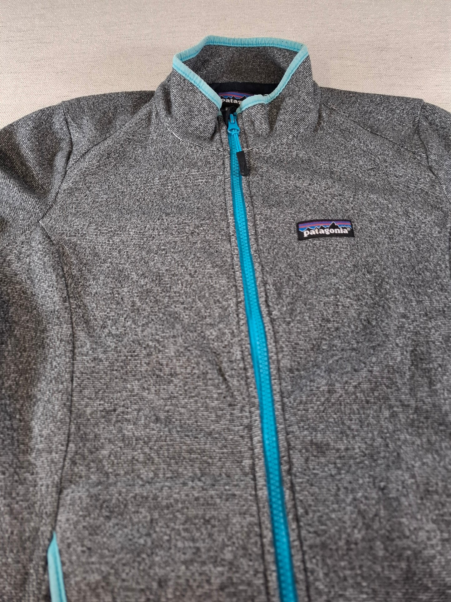 001534 – Patagonia Fleece Jacket – Grey/Mint, Size Women's M