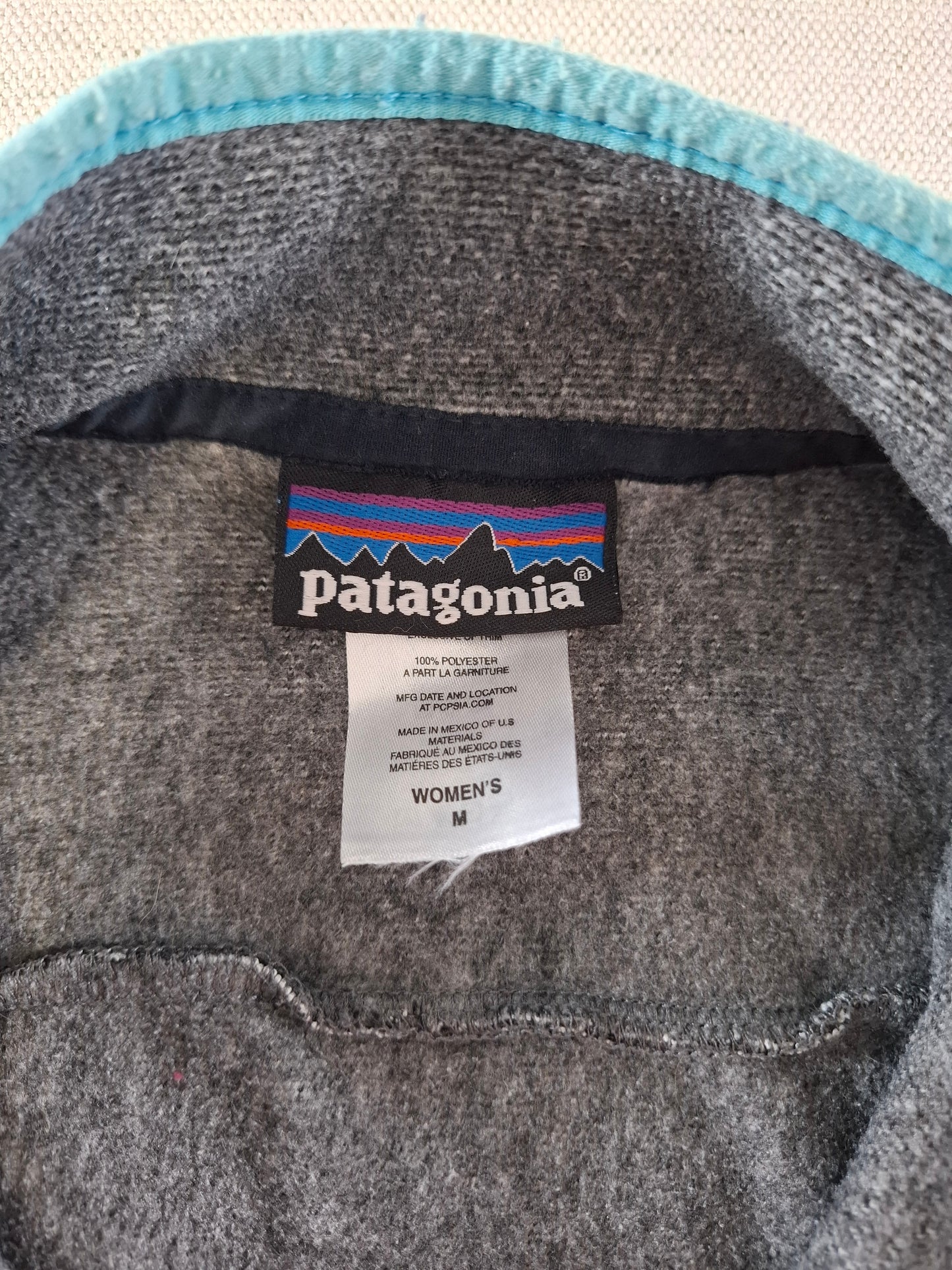 001534 – Patagonia Fleece Jacket – Grey/Mint, Size Women's M