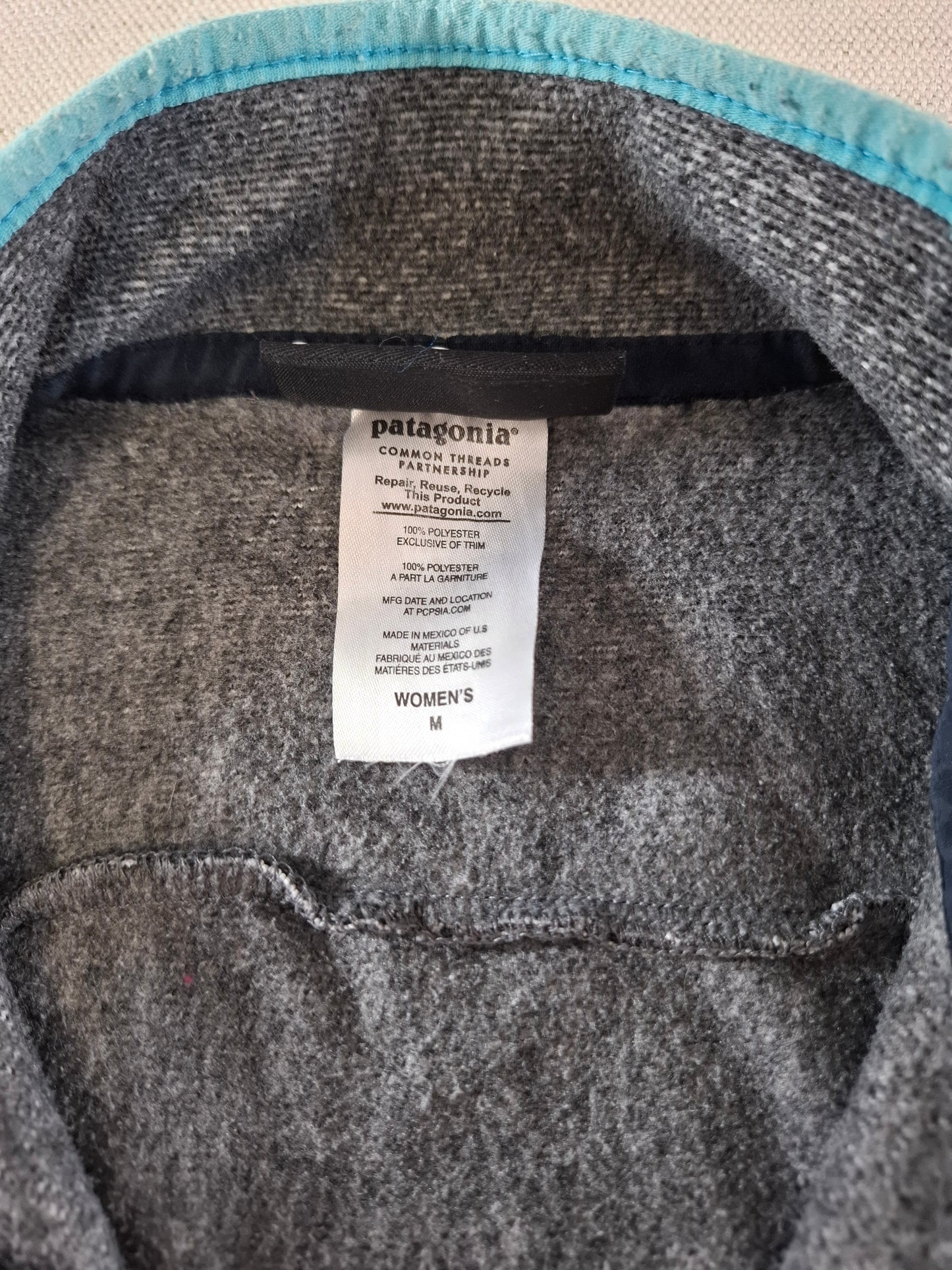 001534 – Patagonia Fleece Jacket – Grey/Mint, Size Women's M