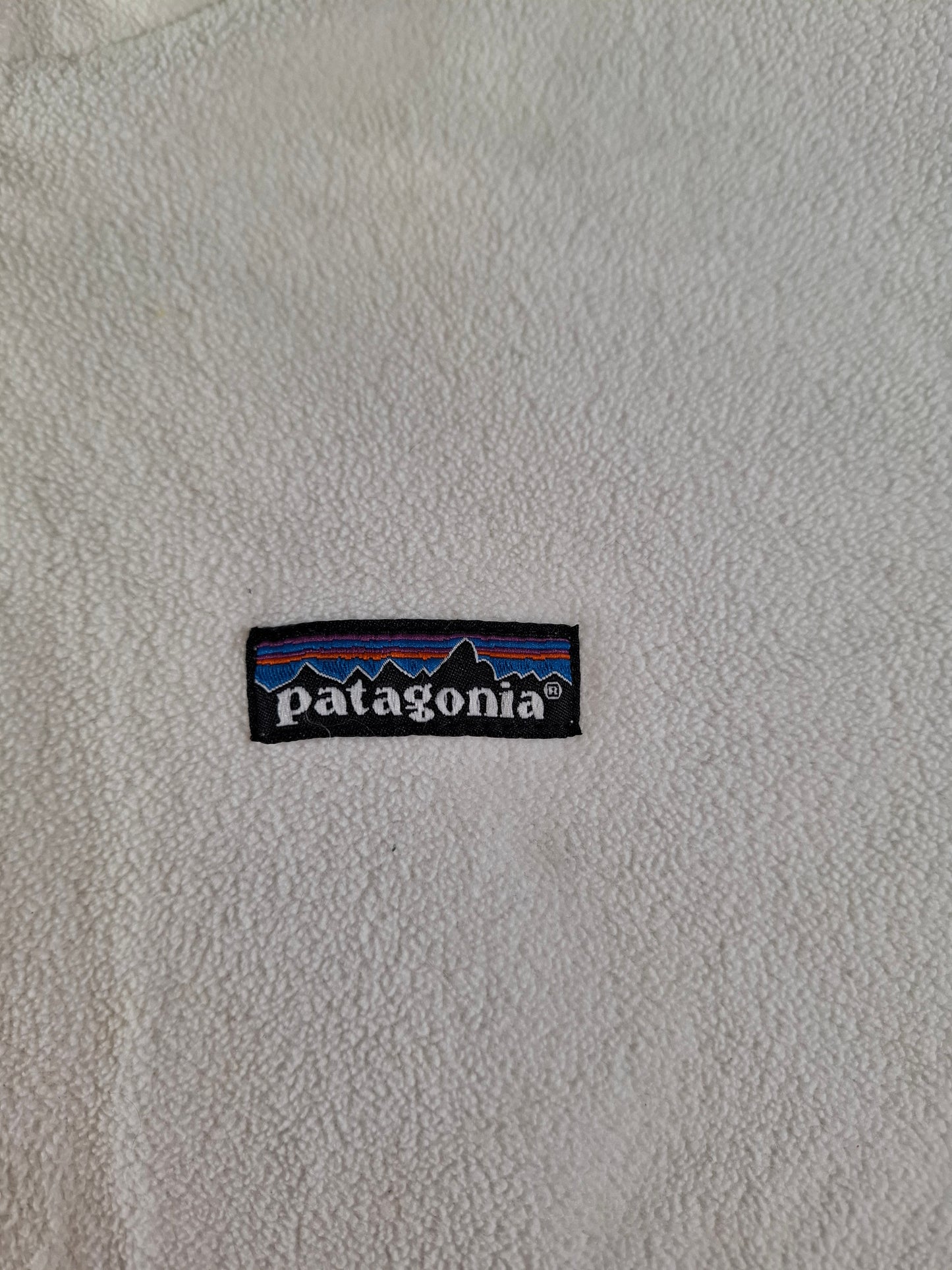 001535 – Patagonia Fleece Jacket – White, Size M
