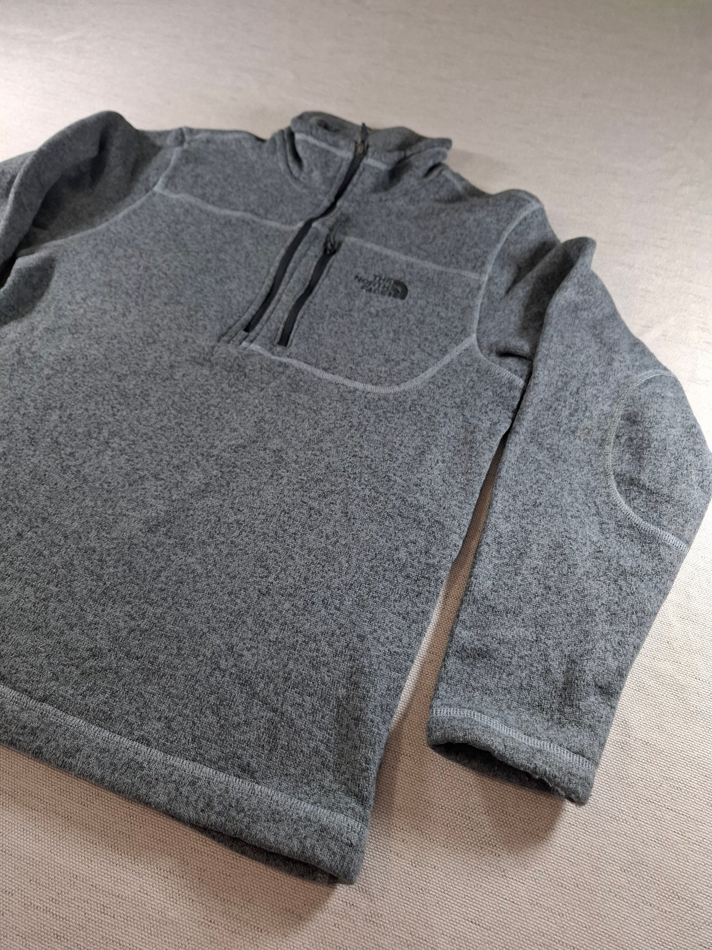 001546 – The North Face Half-Zip Fleece – Grey, Size M