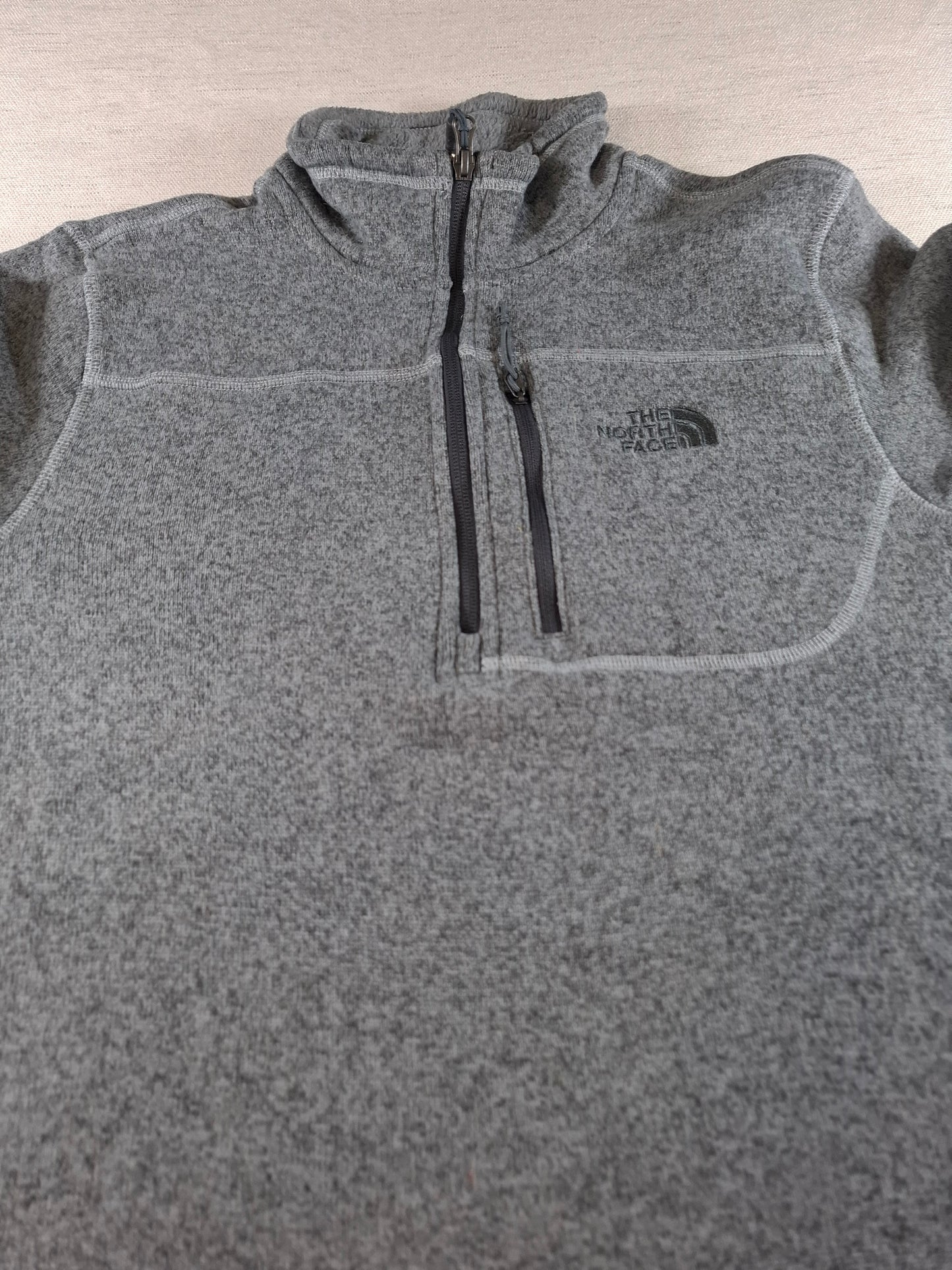 001546 – The North Face Half-Zip Fleece – Grey, Size M