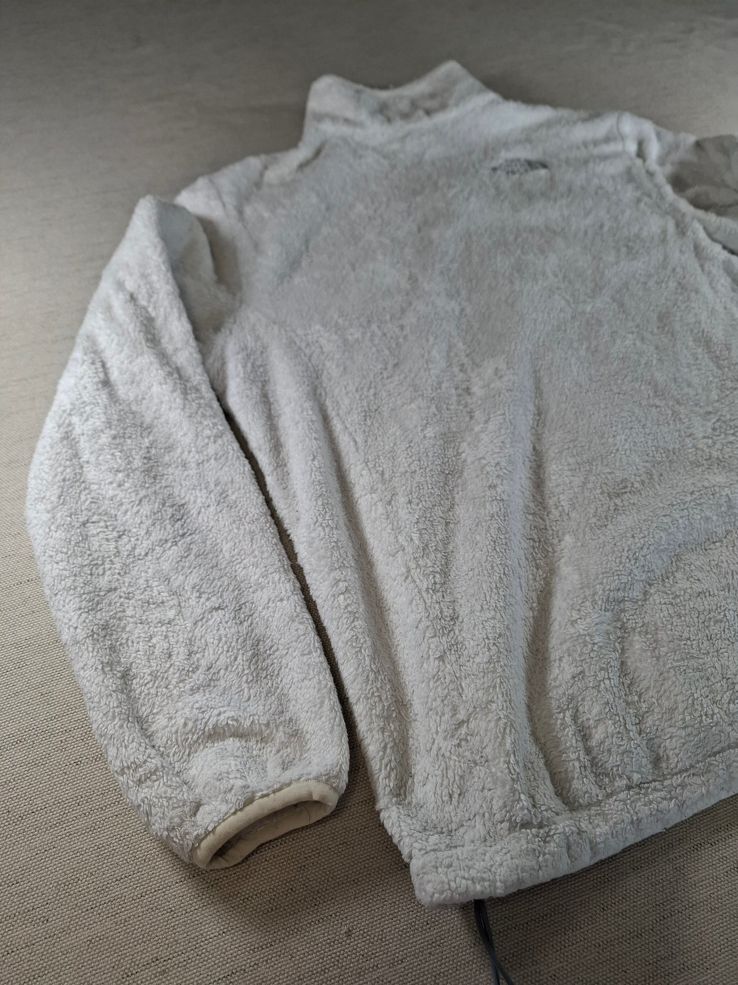 001552 – The North Face Fleece Jacket – White, Size Women's M