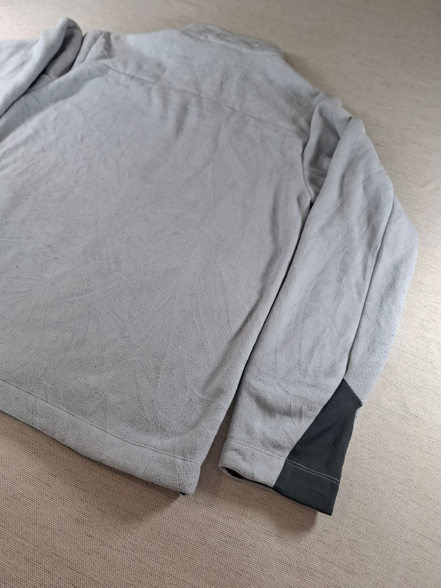 001555 – The North Face Fleece Jacket – Grey, Size Men's S