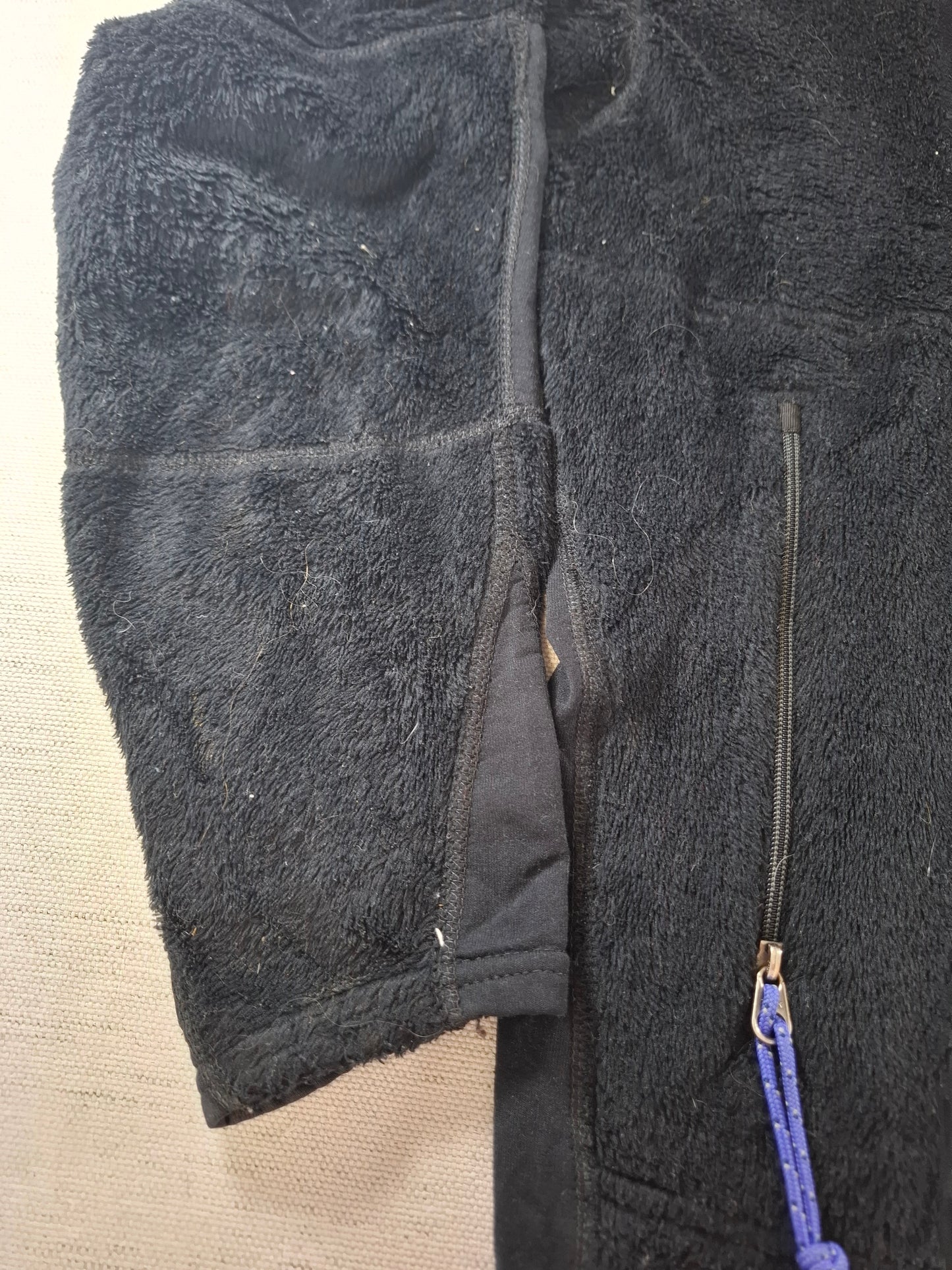 001556 – Patagonia Fleece Jacket – Black, Size S