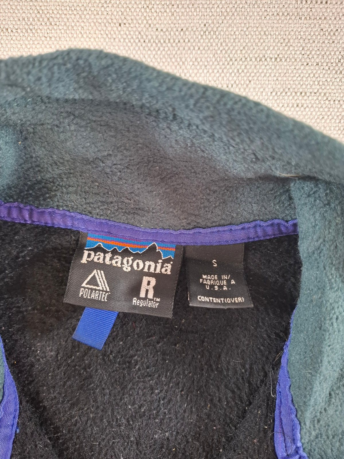 001556 – Patagonia Fleece Jacket – Black, Size S