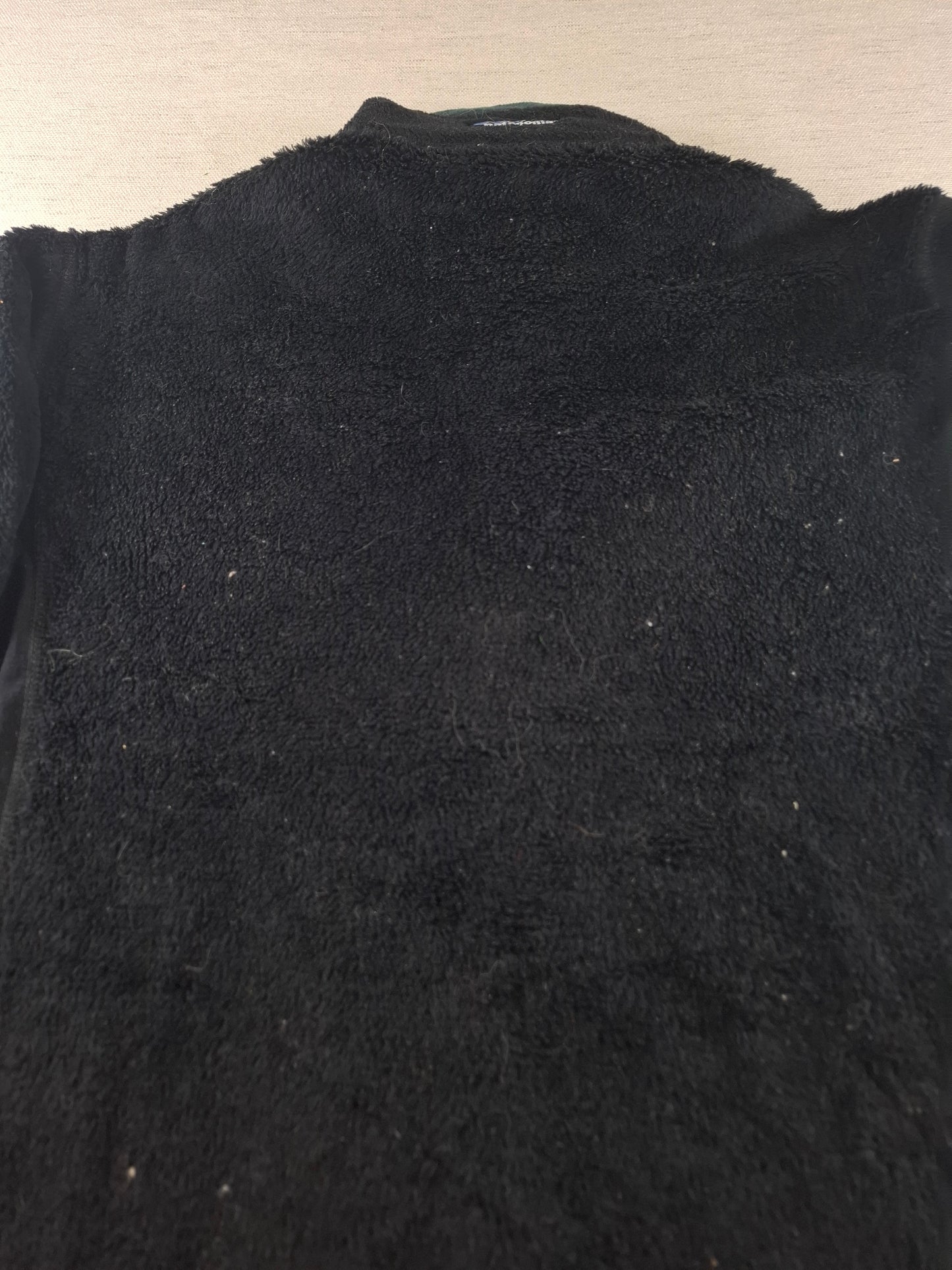 001556 – Patagonia Fleece Jacket – Black, Size S