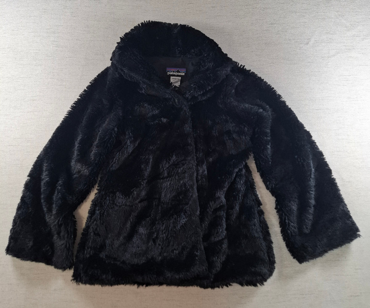 001557 – Patagonia Fleece Jacket – Black, Size Kids 5-6 years