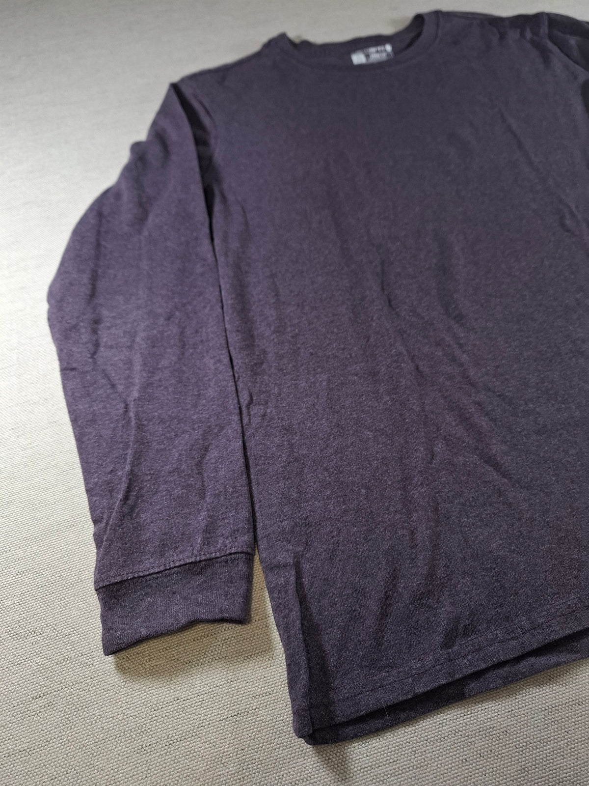 001568 – Carhartt T-Shirt – Purple, Size L