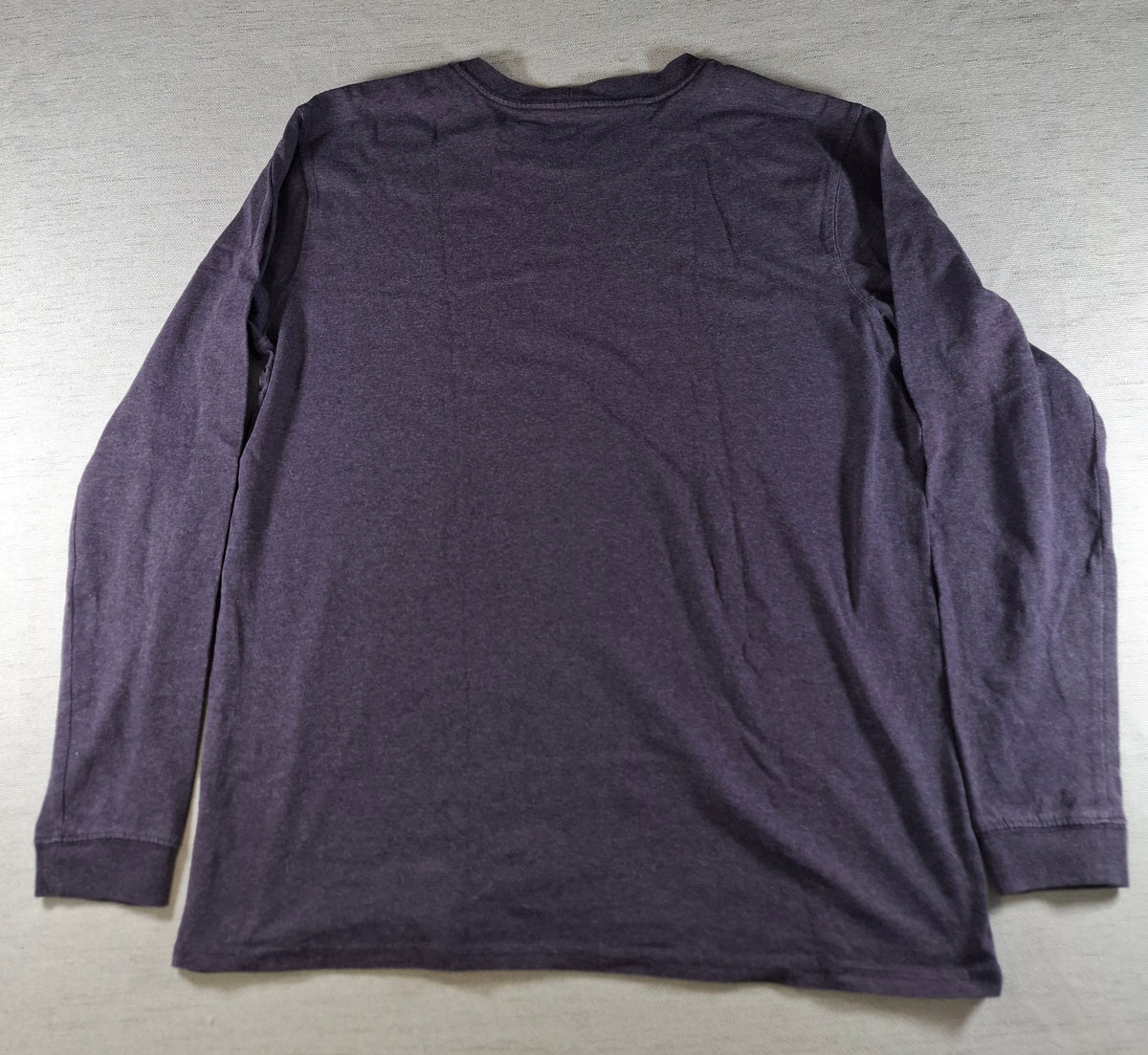 001568 – Carhartt T-Shirt – Purple, Size L