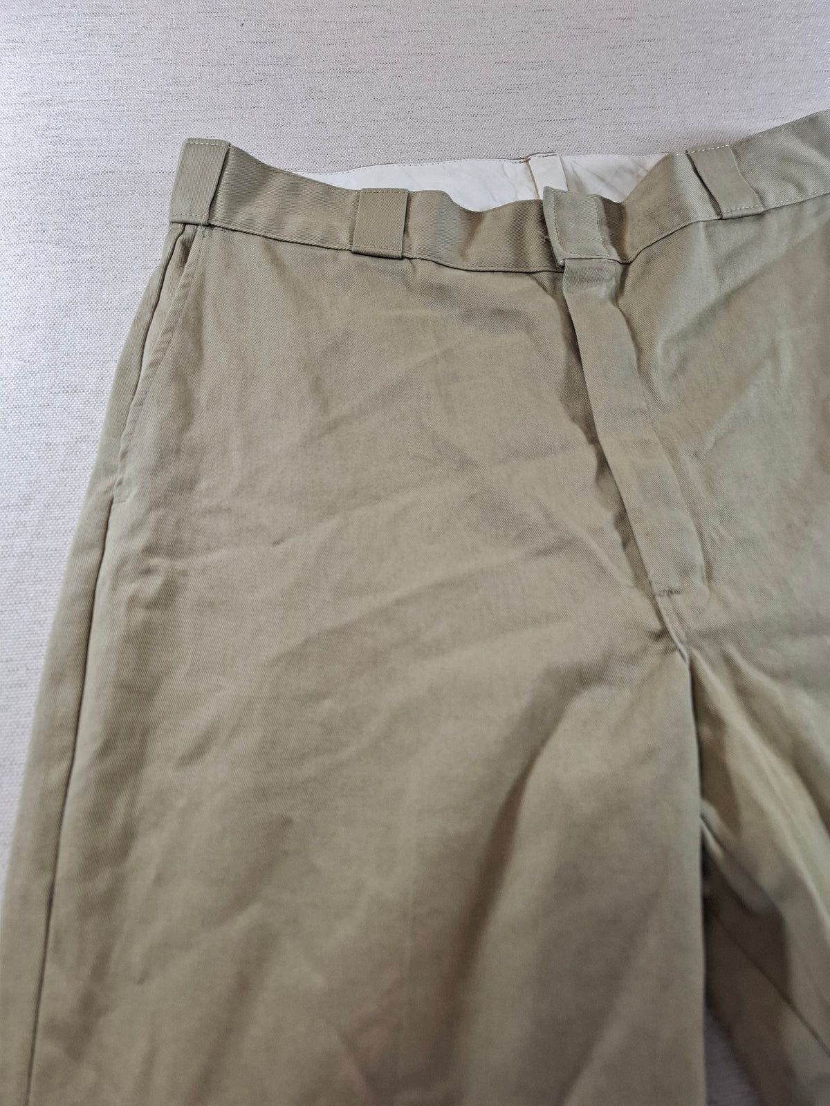 000419 – Dickies Trousers – Khaki, Size 36/32