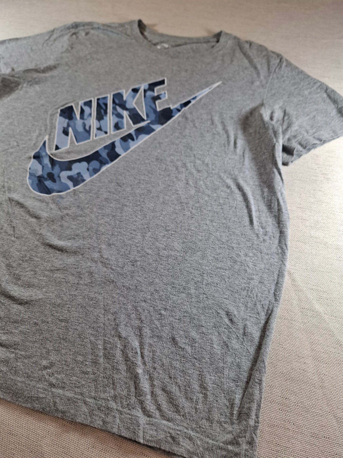 001131 Nike T-shirt size XL Grey