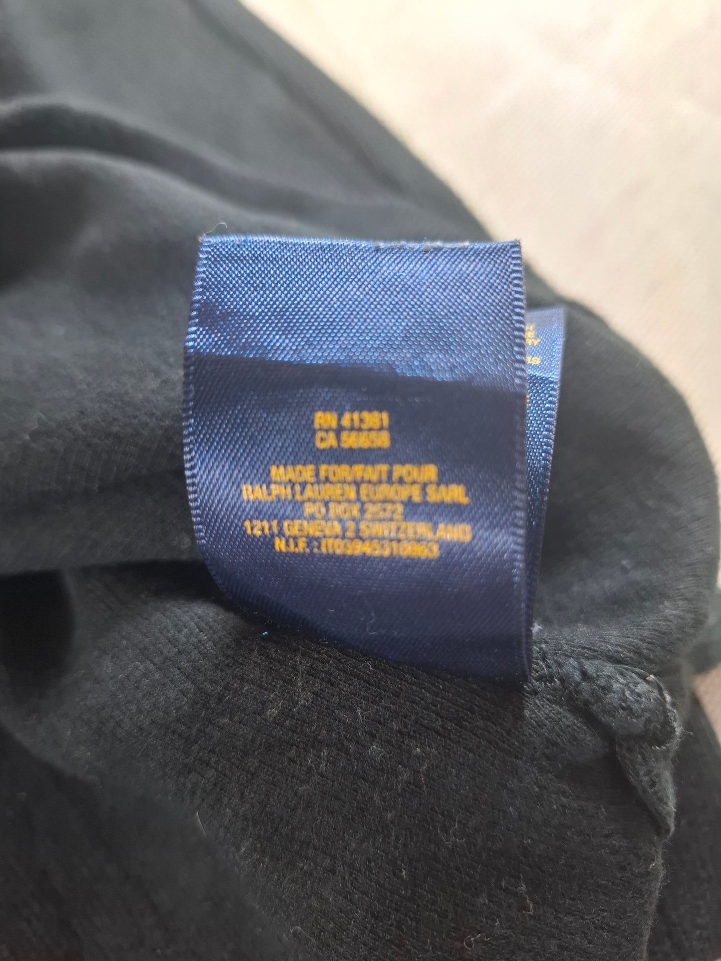 000487 Polo Ralph Lauren 1/4 zip sweater size L Black (with red edge)