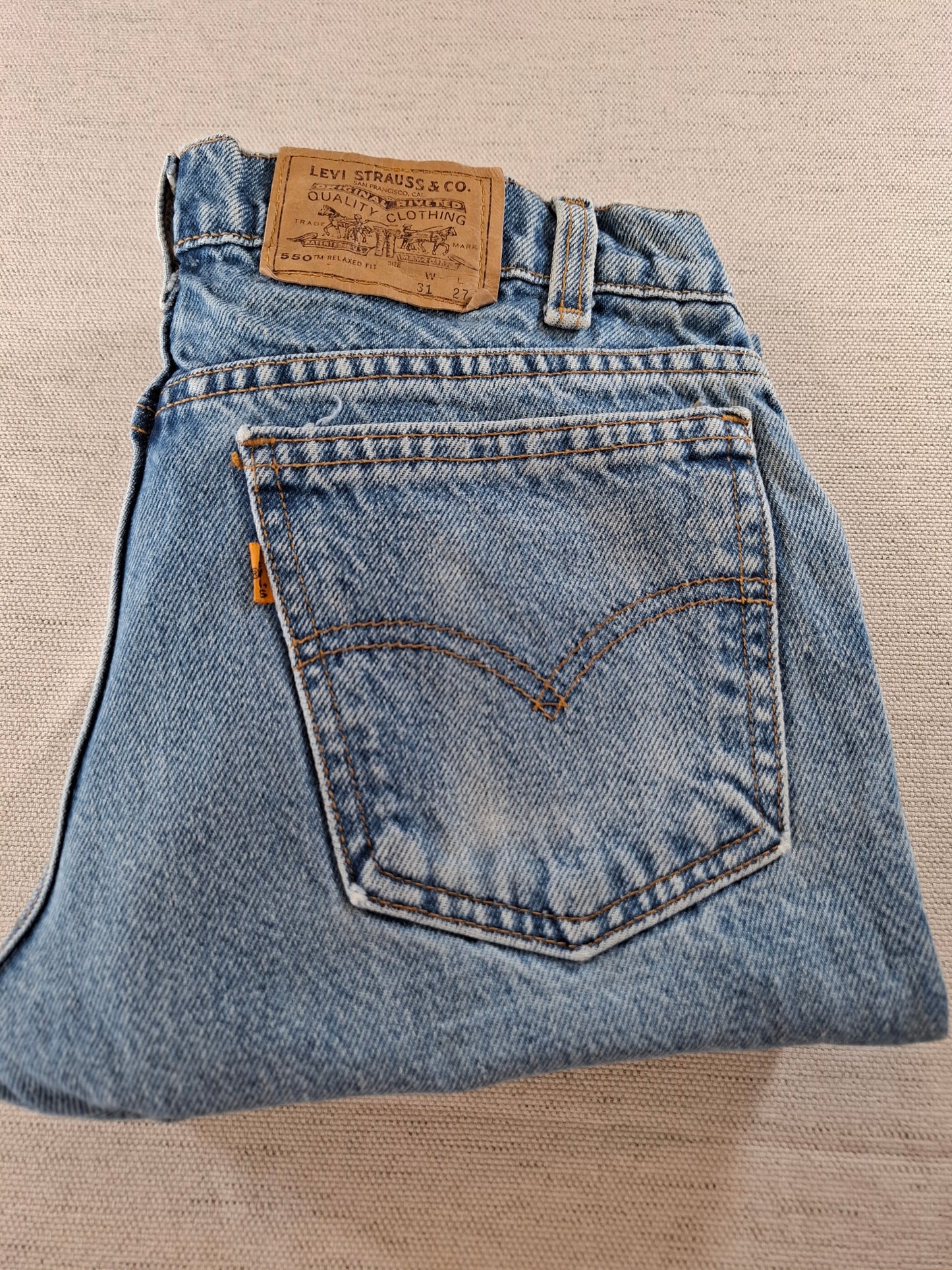 000177 Levi's 550 Jeans size 31/27 Blue