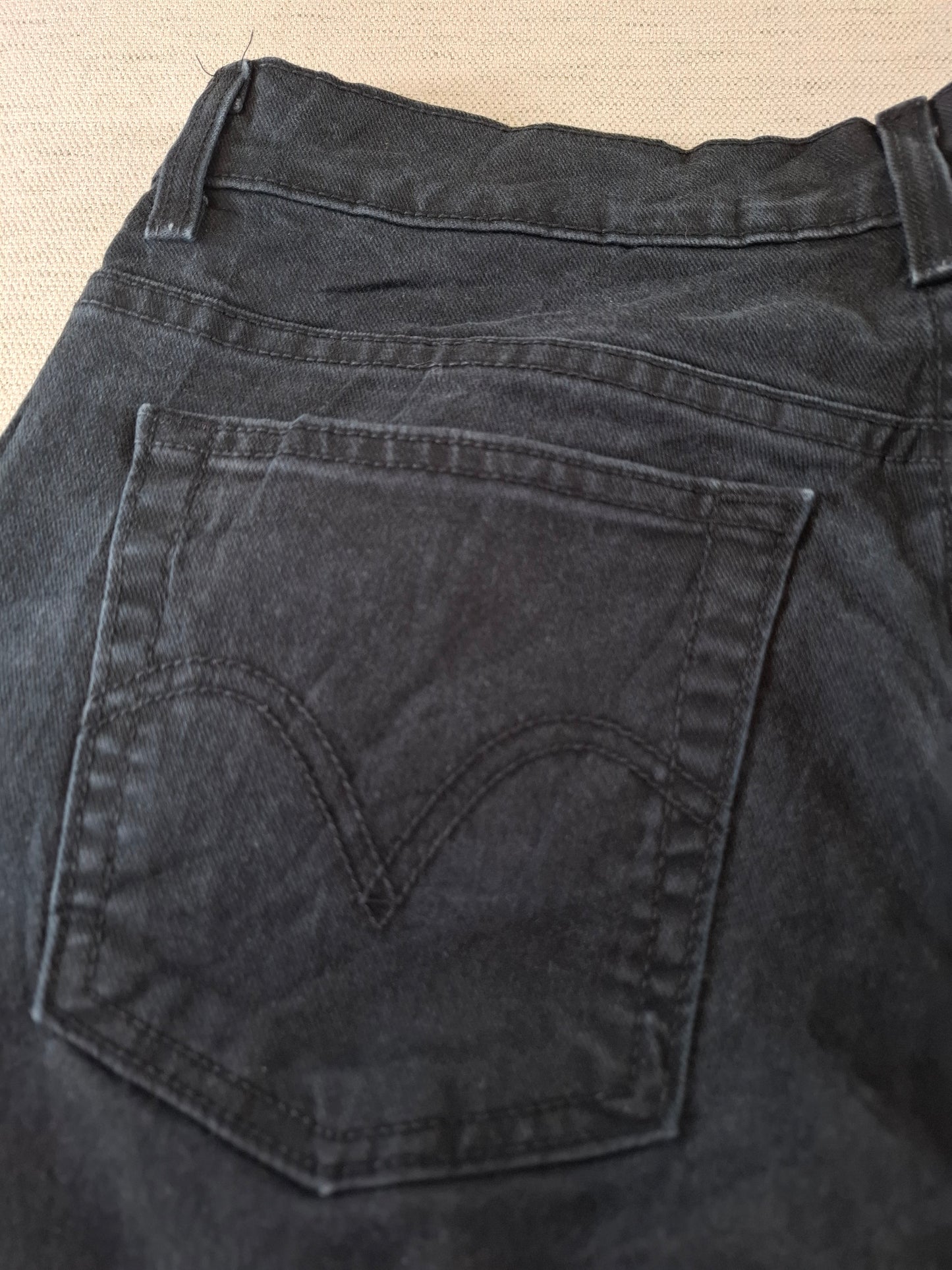 000173 Levi's 550 Jeans size 12L Black