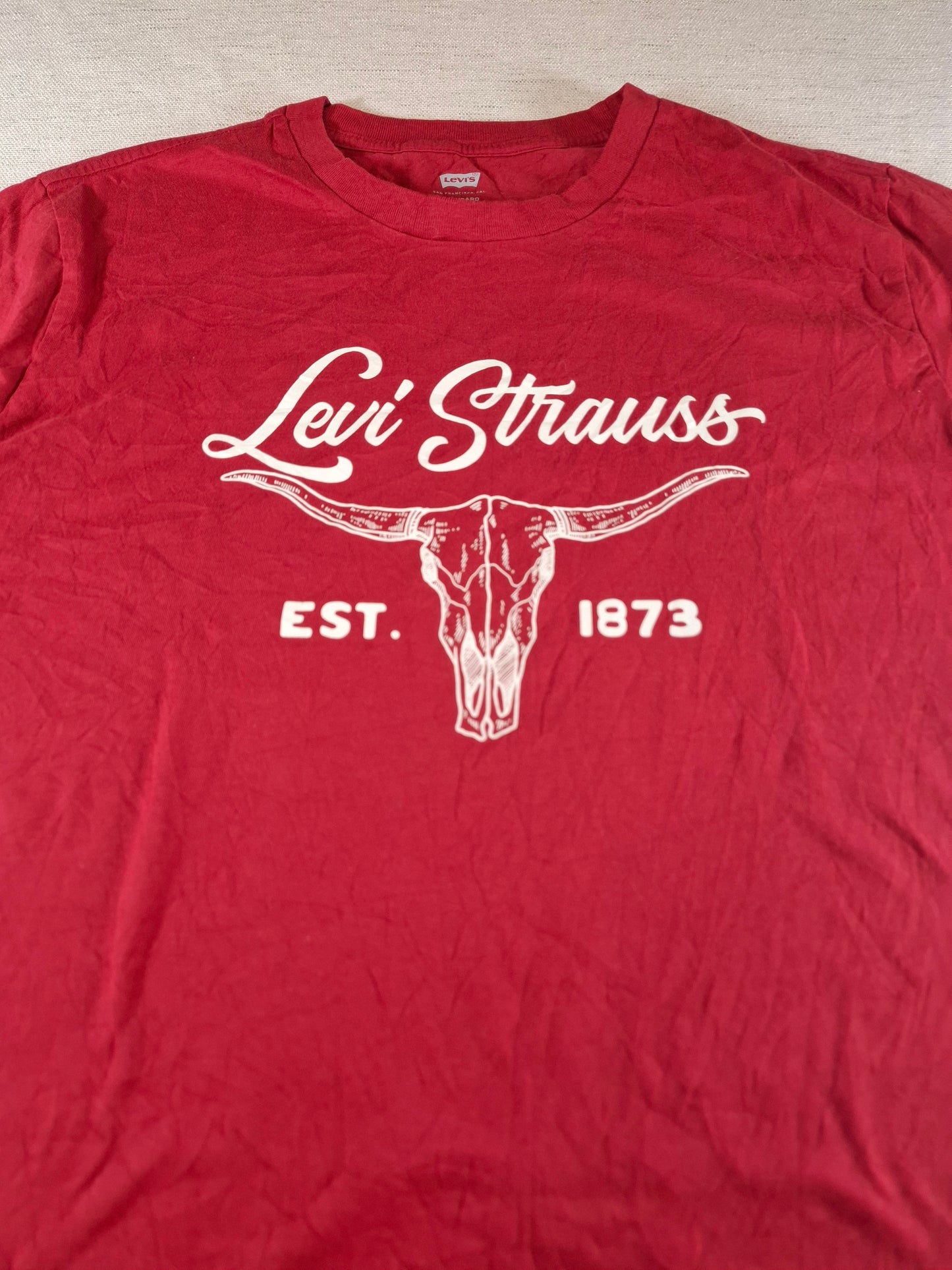 001134 Levi's T-shirt size Red