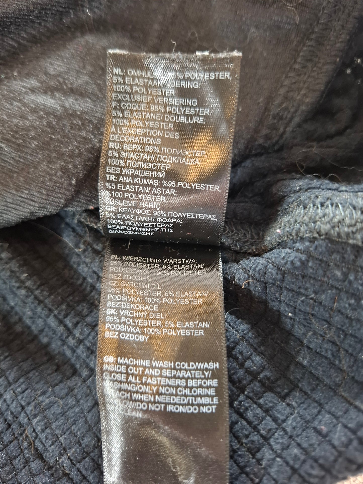 000696 The North Face Jacket size L Black