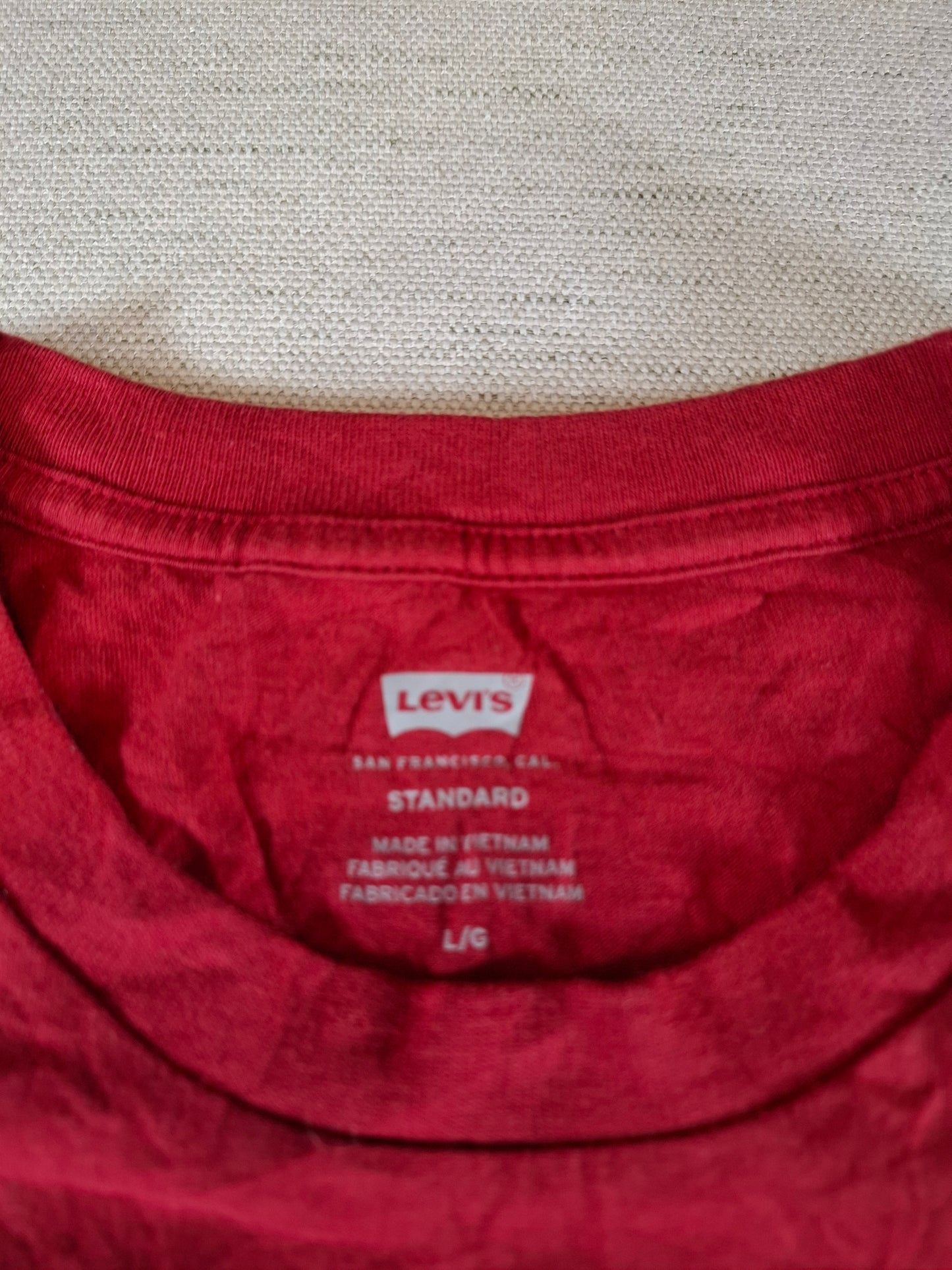 001134 Levi's T-shirt size Red