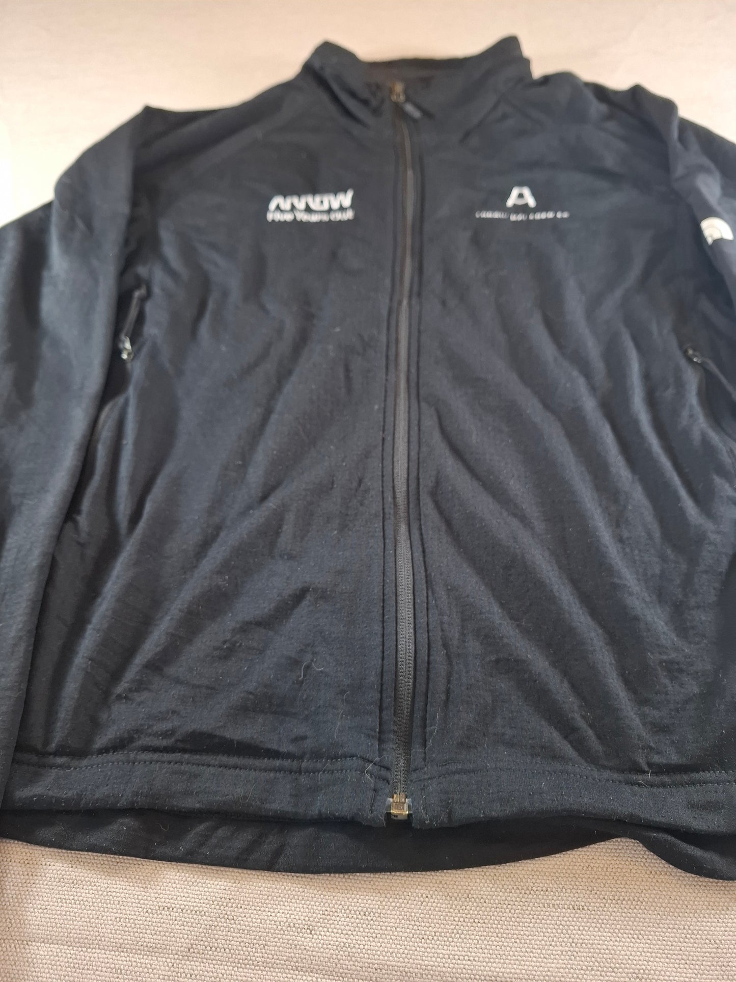 000696 The North Face Jacket size L Black