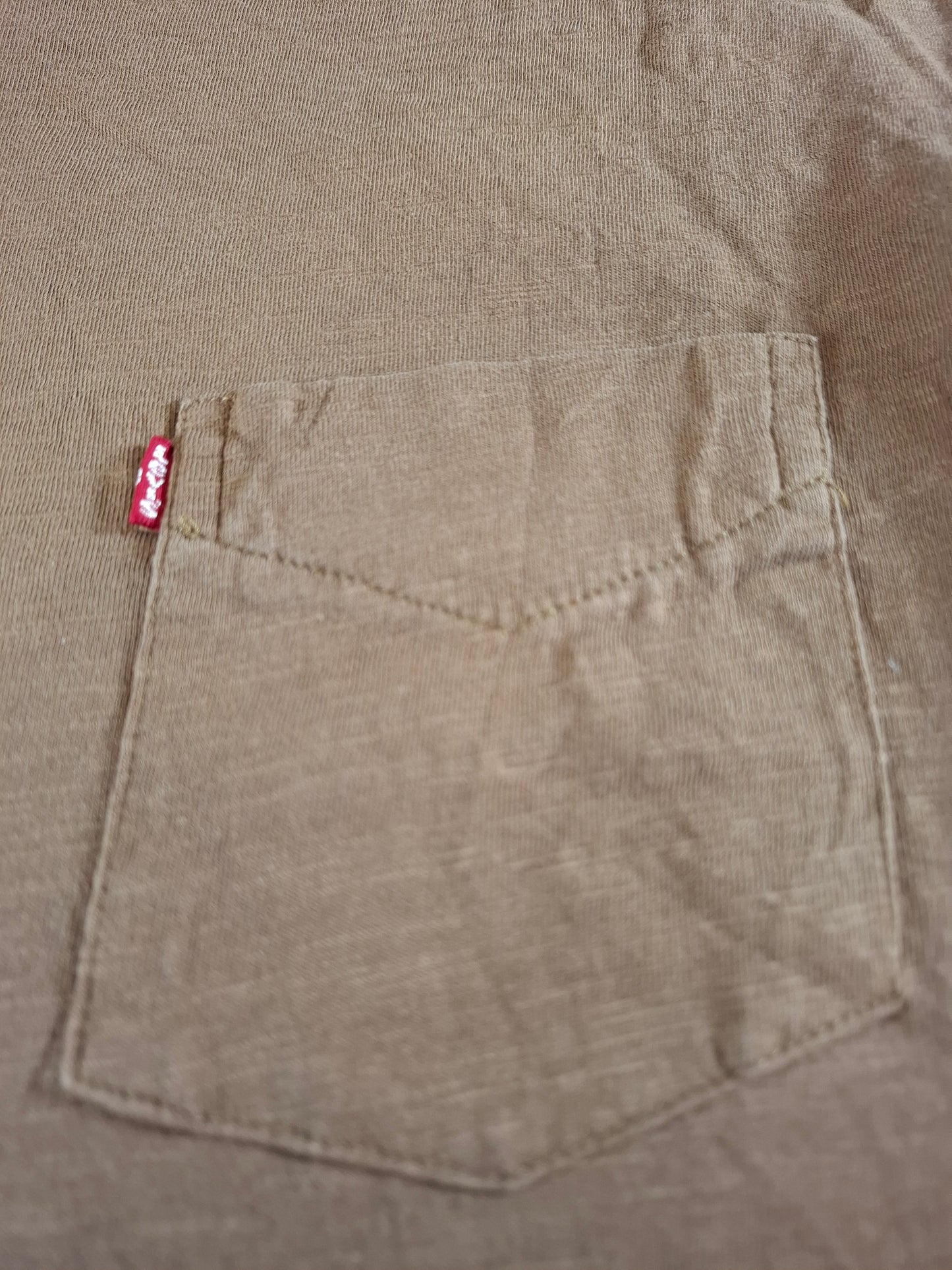 001141 Levi's T-shirt size S Brown