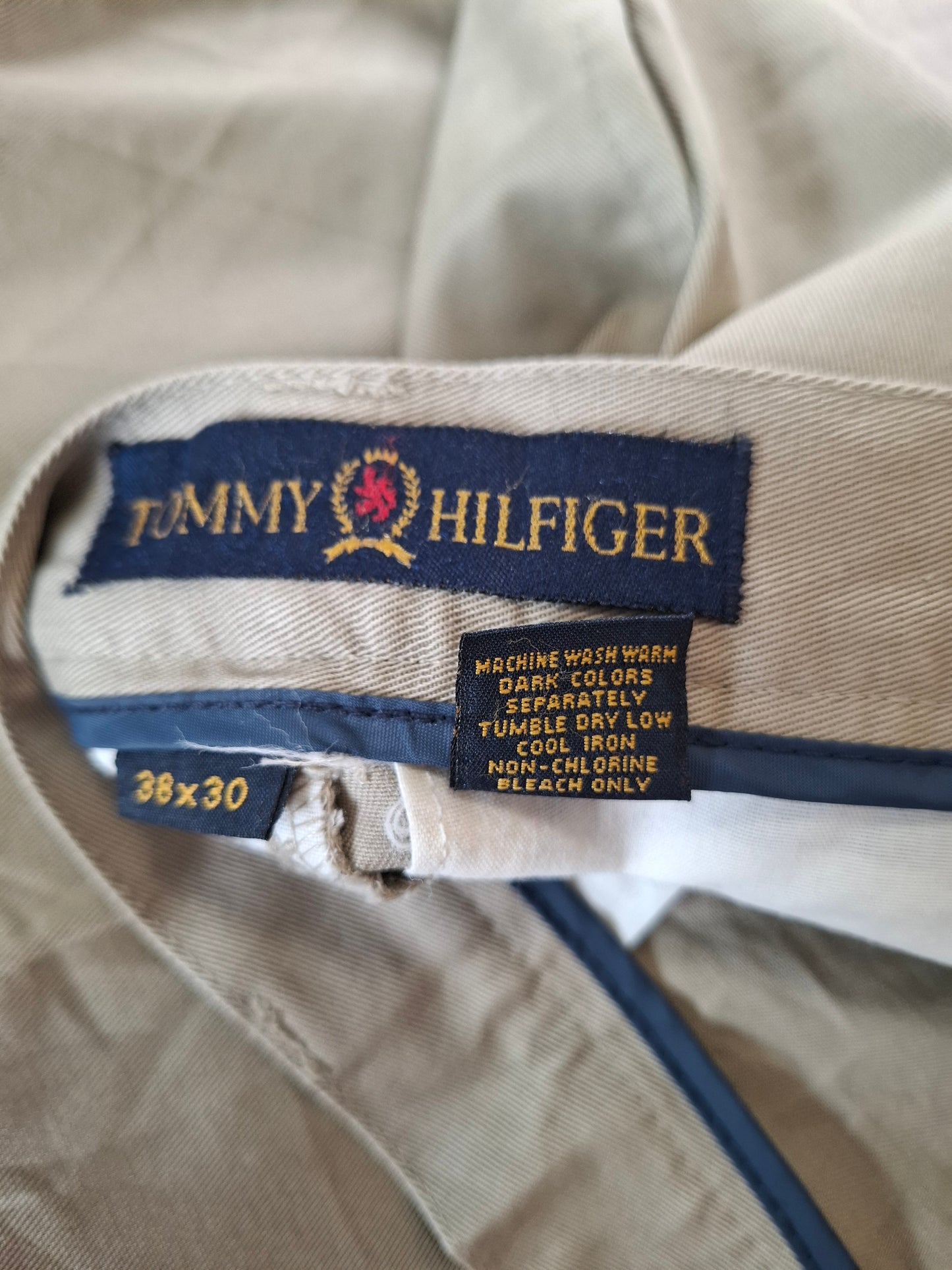 000171 Tommy Hilfiger Chino size 38/30 Khaki