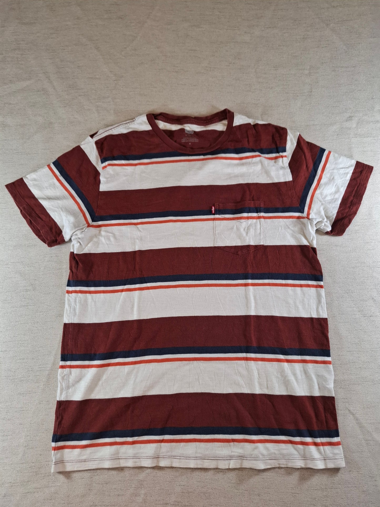 001138 Levi's T-shirt size M Burgundy/ White/ Blue/ Orange striped