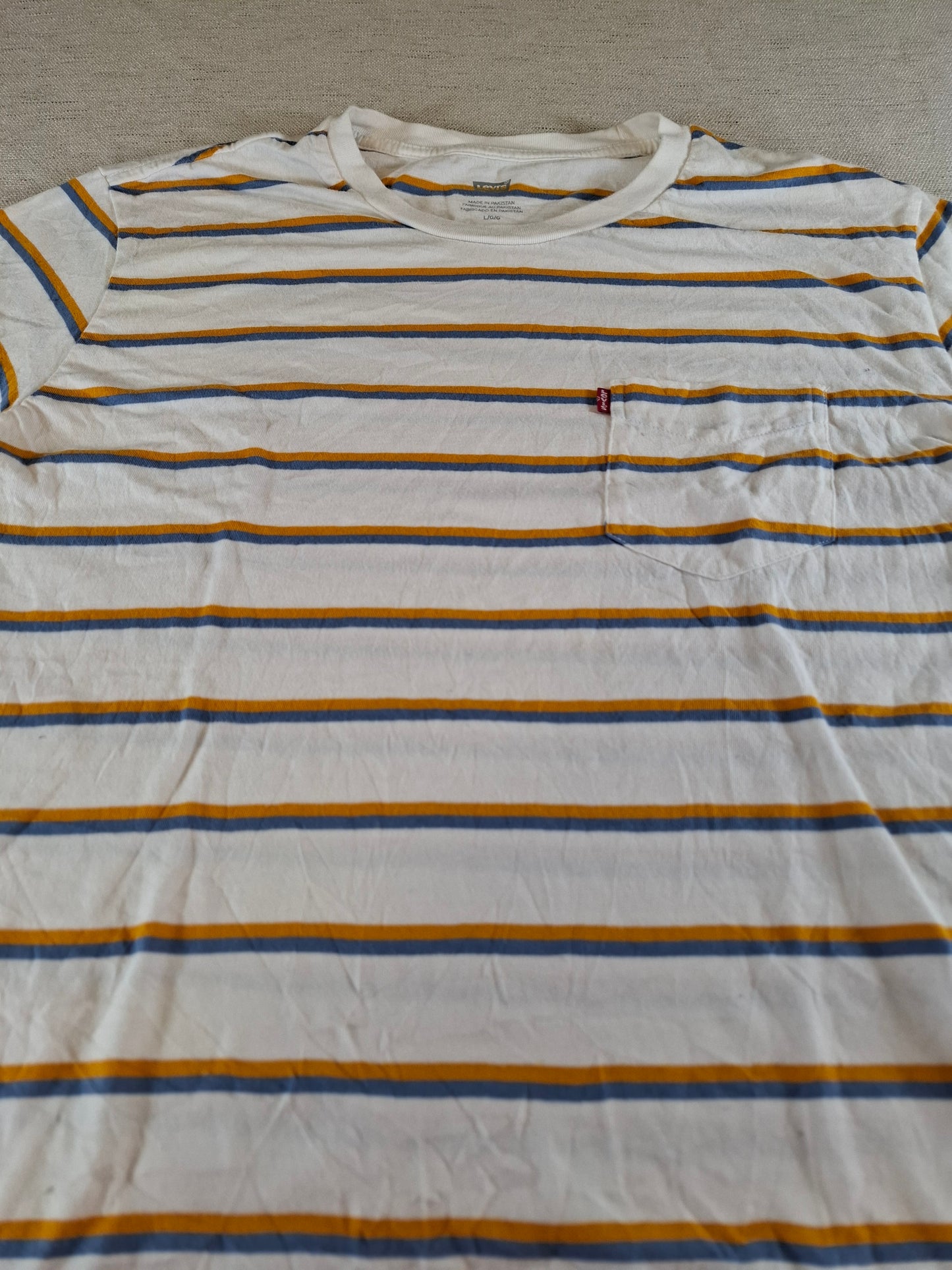 001137 Levi's T-shirt size L White/ Yellow/ Blue striped.