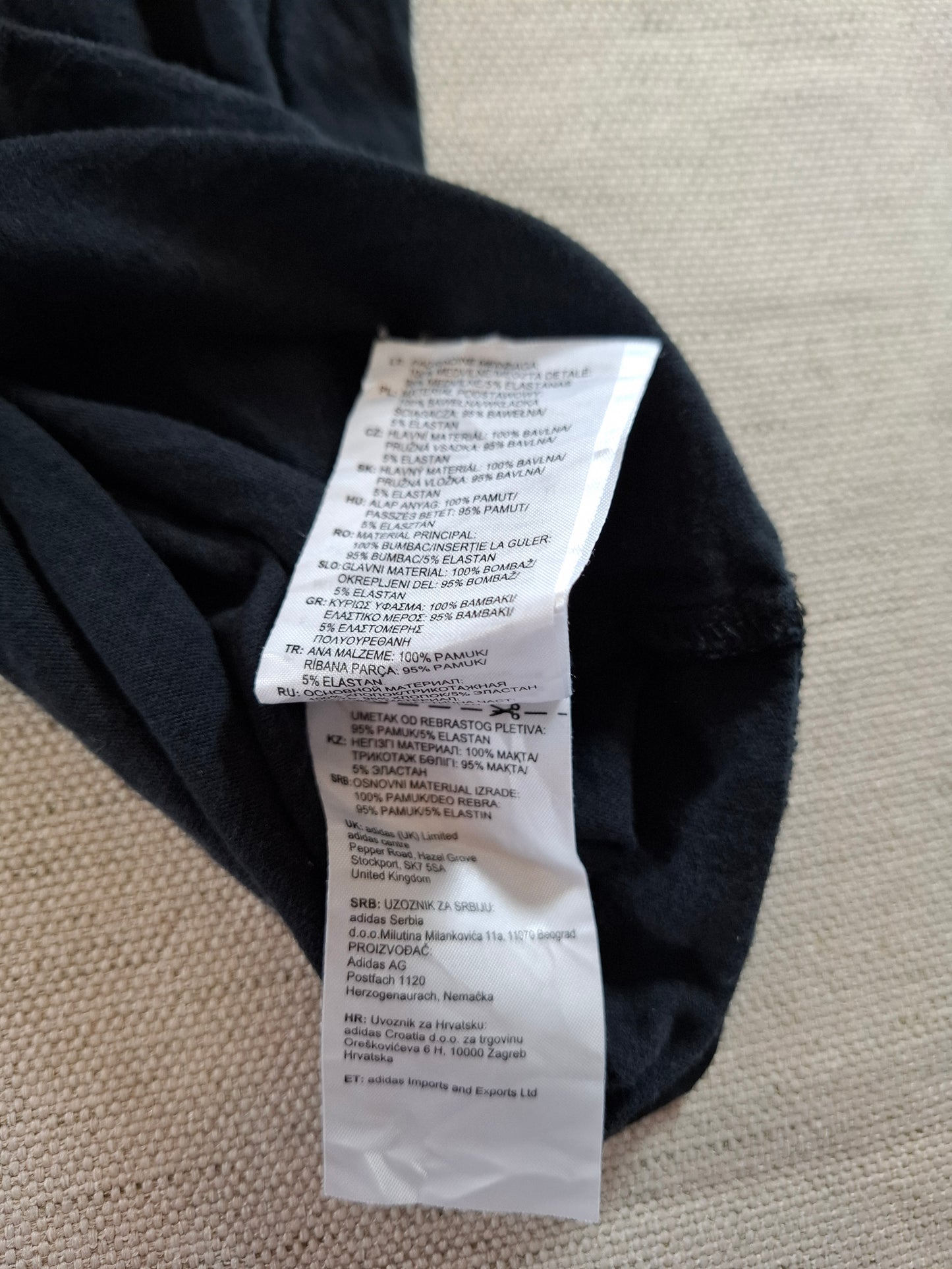 000125 Adidas T-Shirt size M Black